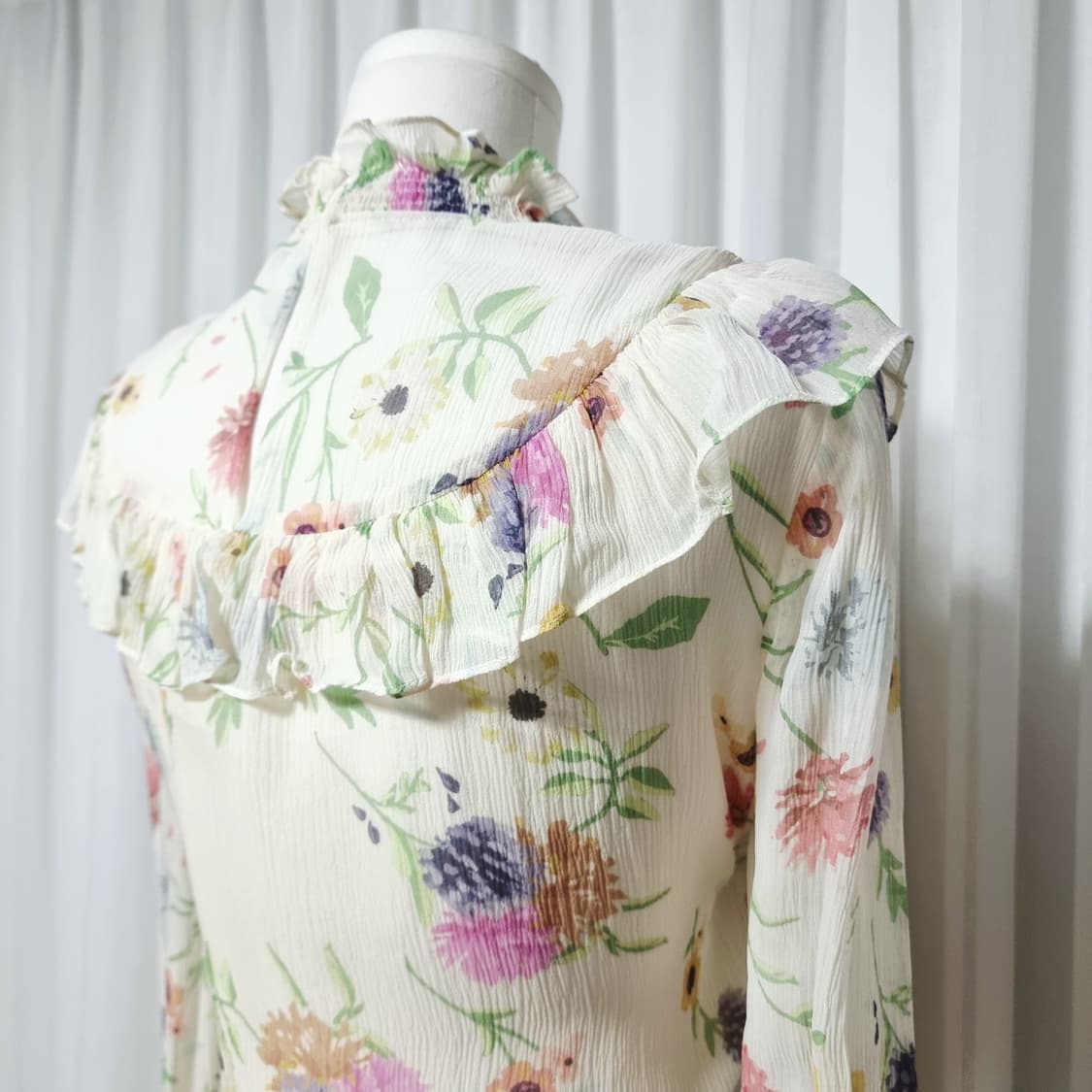 질스튜어트 실크100% 프릴 러플 블라우스 (55-날씬66) 상태최상 상품이미지8