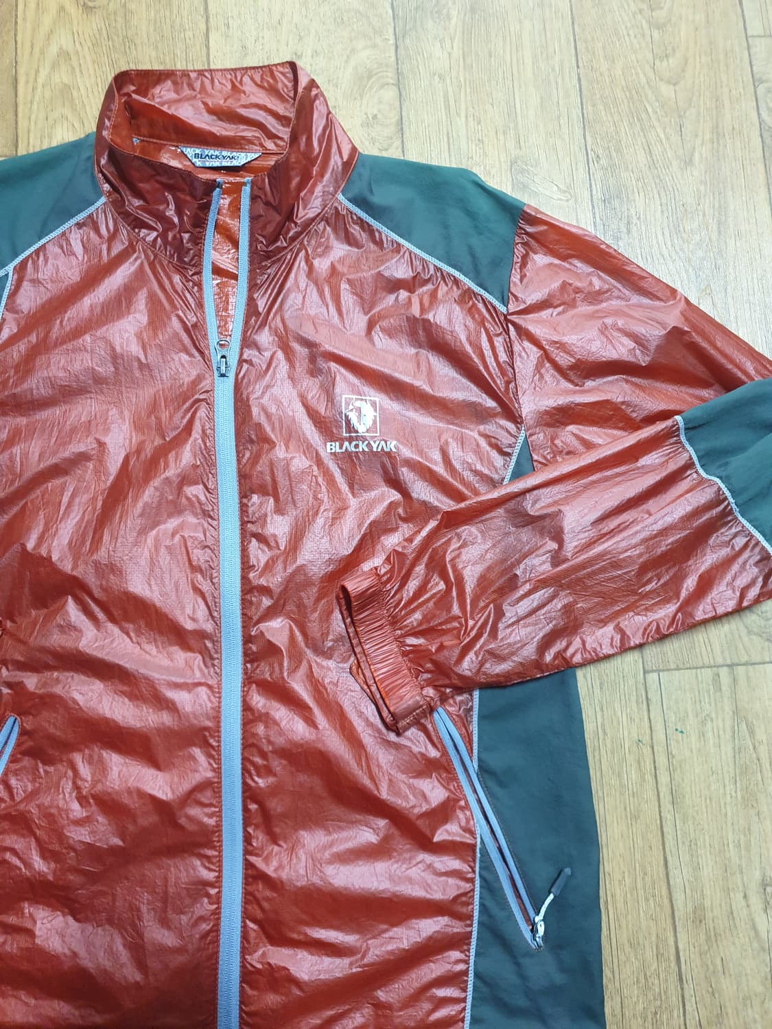 1116 블랙야크 아웃도어 바람막이 100 사이즈입니다 상품이미지3