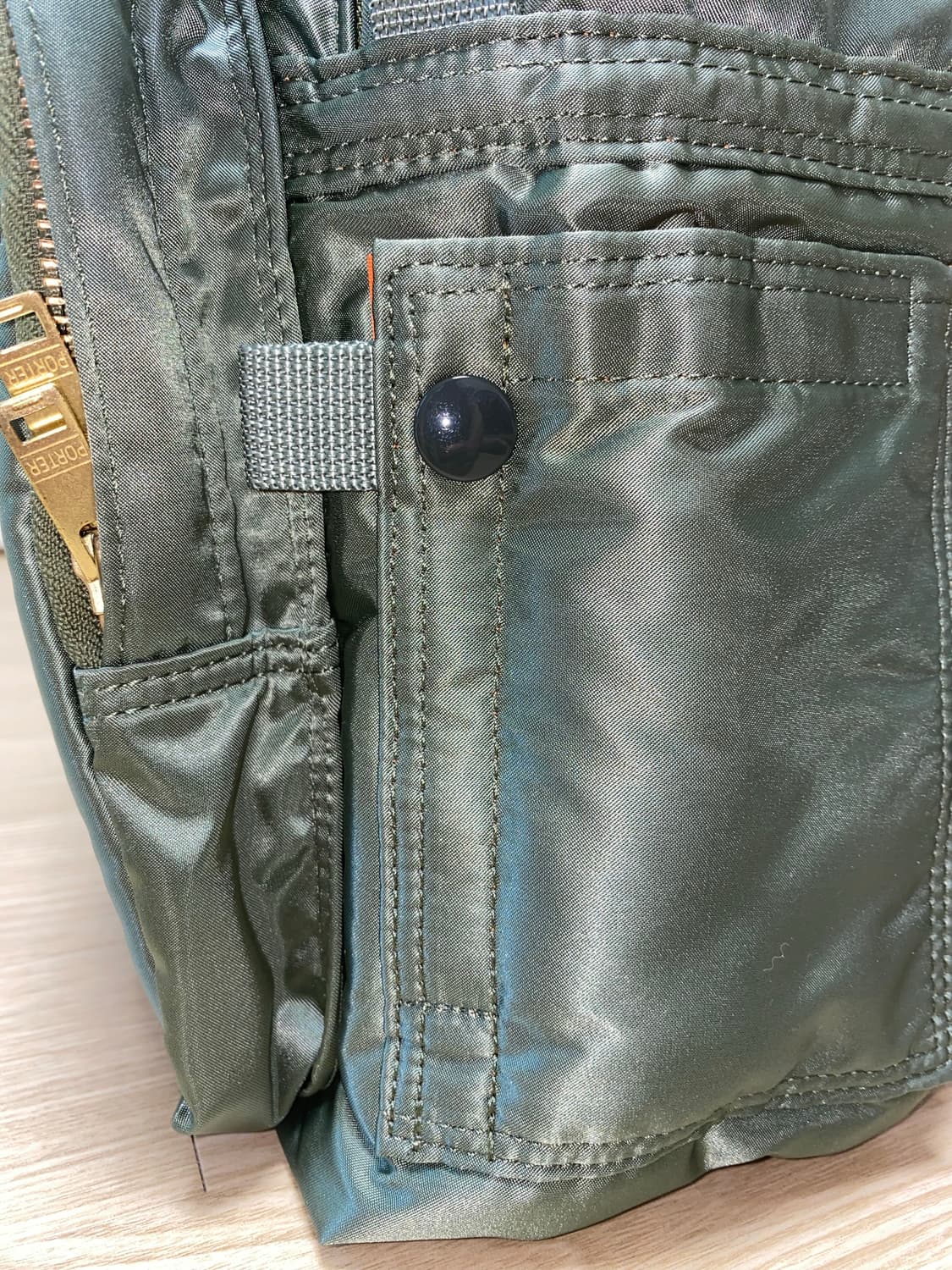 (극미품) 포터 탱커 데이팩 백팩 세이지 그린 19L 상품이미지4