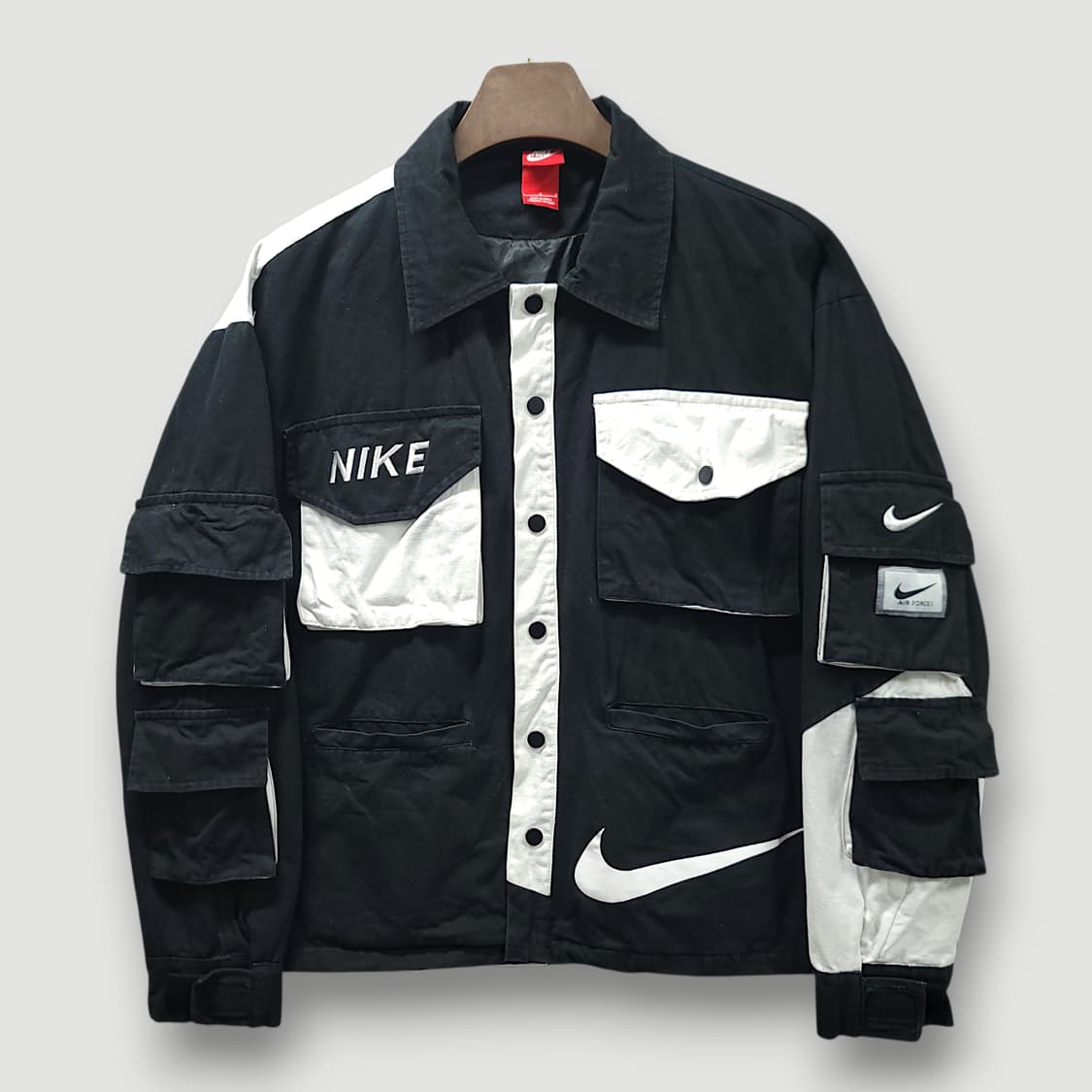 [L] 나이키 에어포스원 블랙&화이트 올드스쿨 유틸리티 자켓 상품이미지1