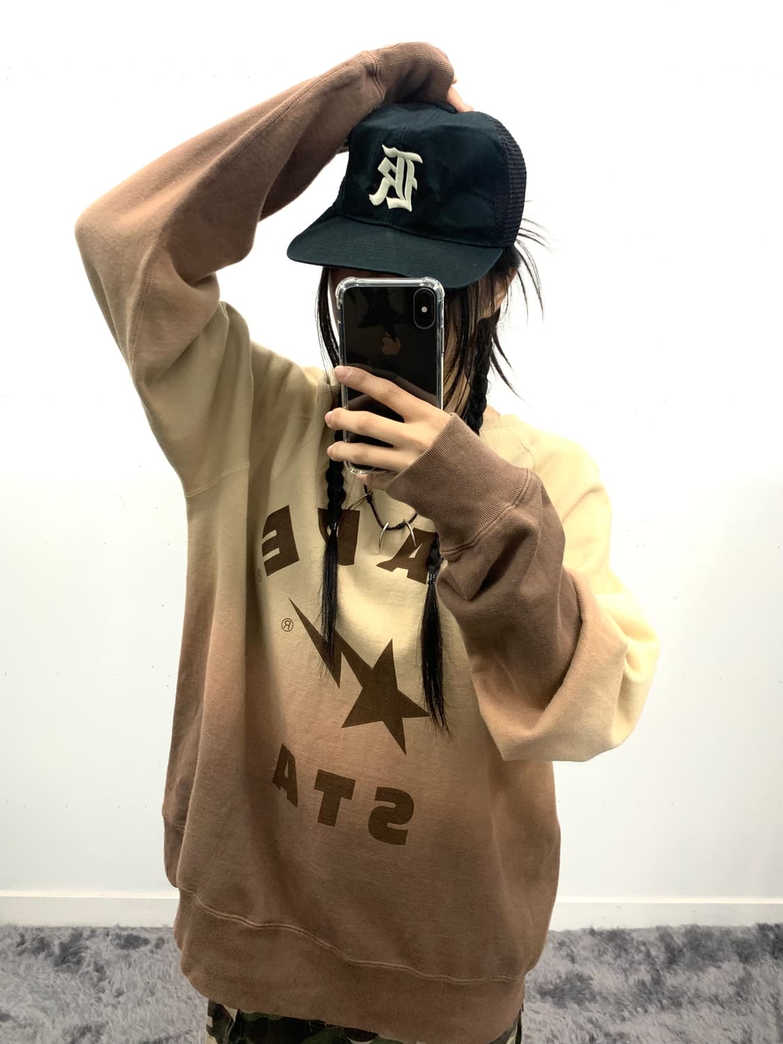 베이프 스타 그라데이션 맨투맨 상품이미지1