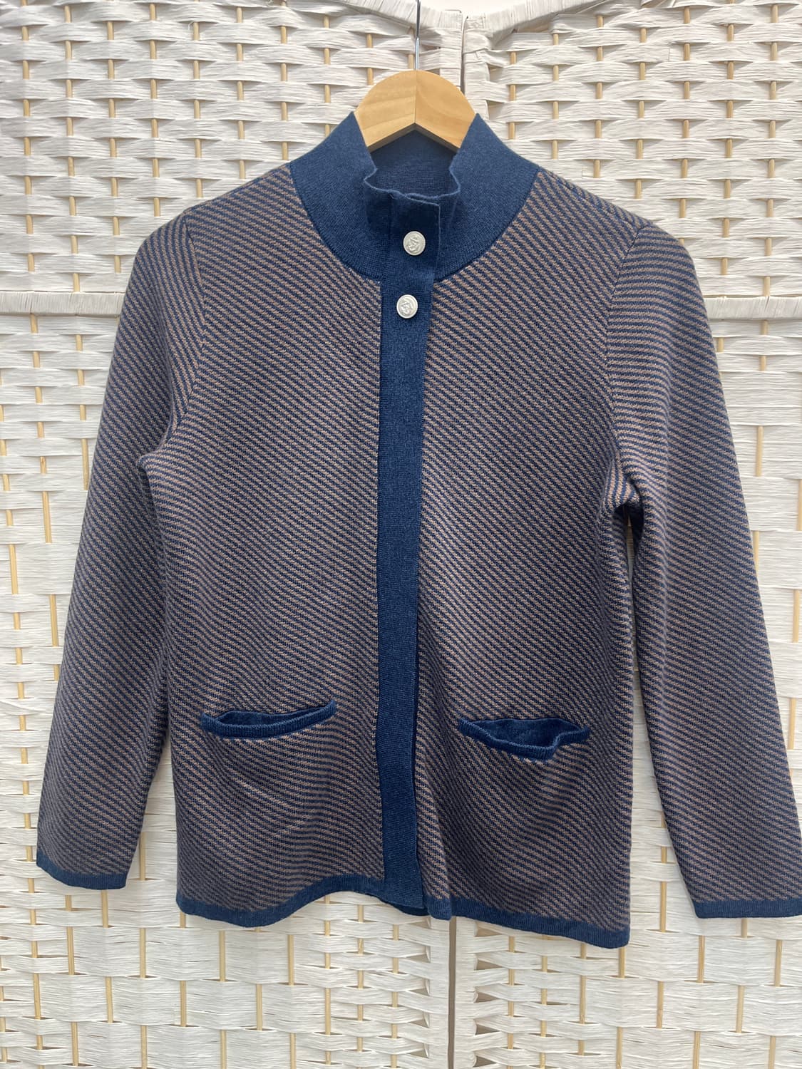 투버튼 포인트 가디건 상품이미지1