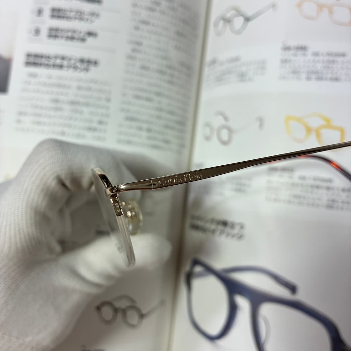 Calvin Klein 캘빈클라인 반무테 골드 티타늄 안경 상품이미지4