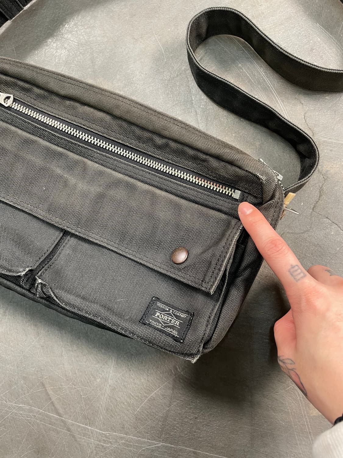 요시다 포터 스모키 숄더백 상품이미지6