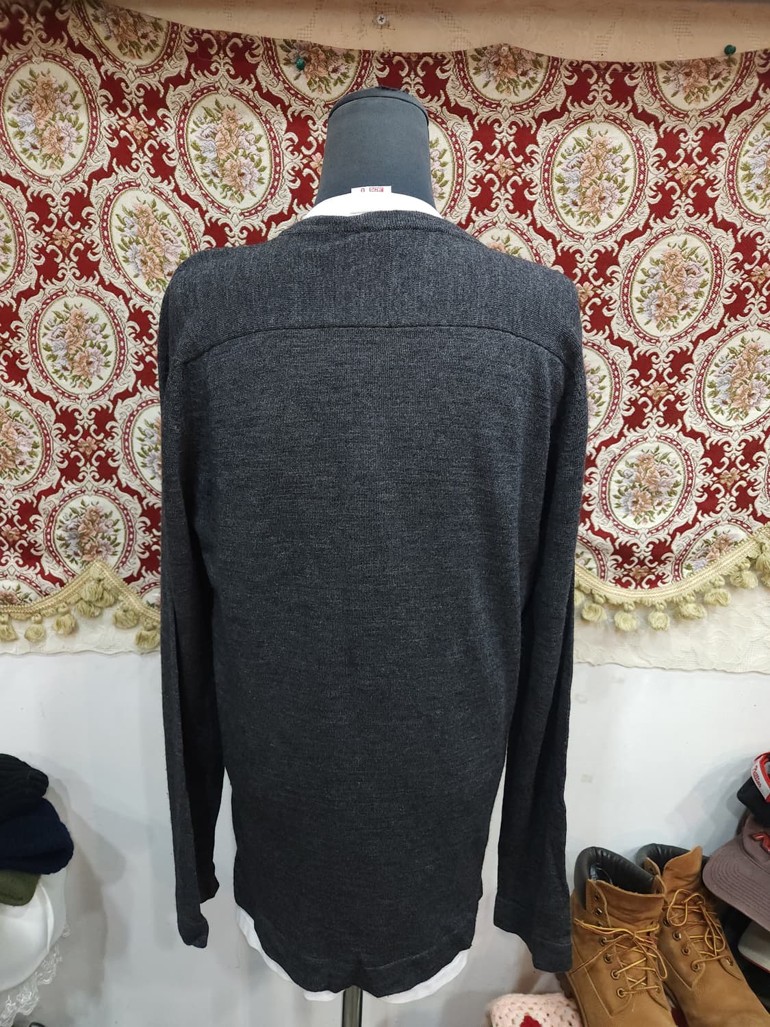 존스메들리 메리노울 진그레이 브이넥 니트

 상품이미지7