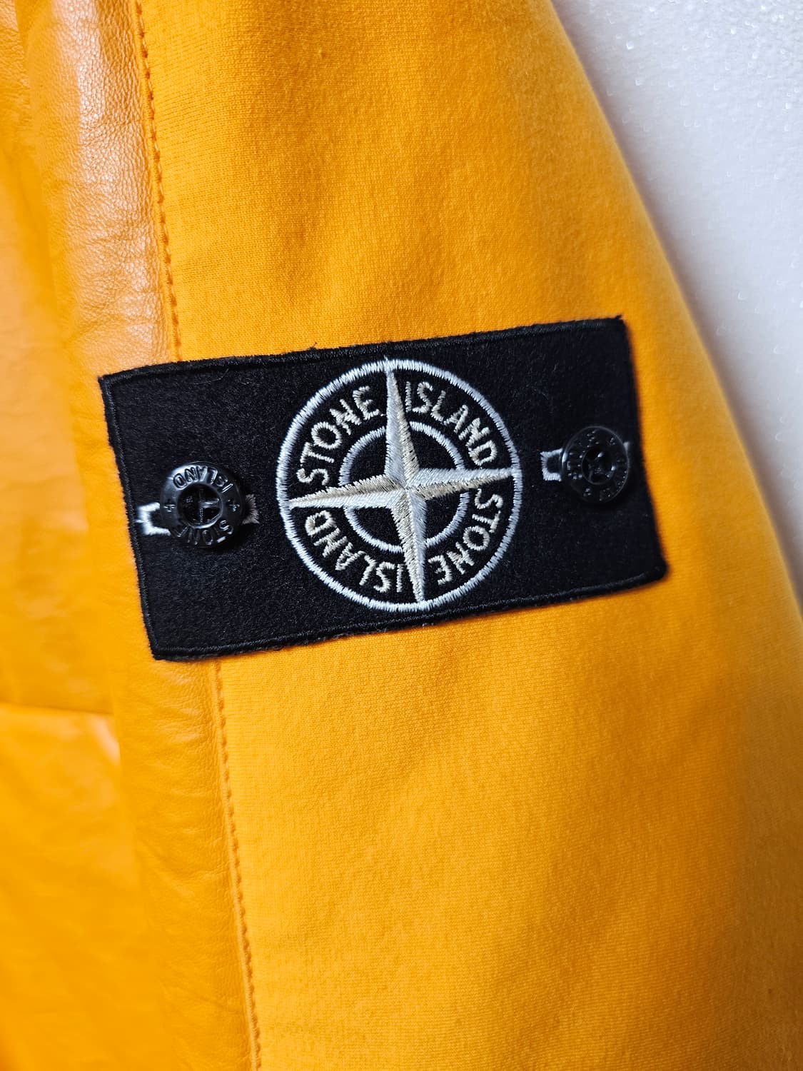 스톤아일랜드 페더웨이트 레더 프리마로프트 아노락 패딩 상품이미지4