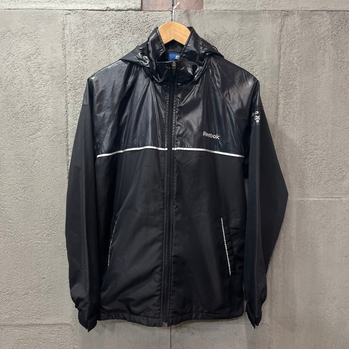 리복 올드스쿨 유광 믹스 바람막이 상품이미지2