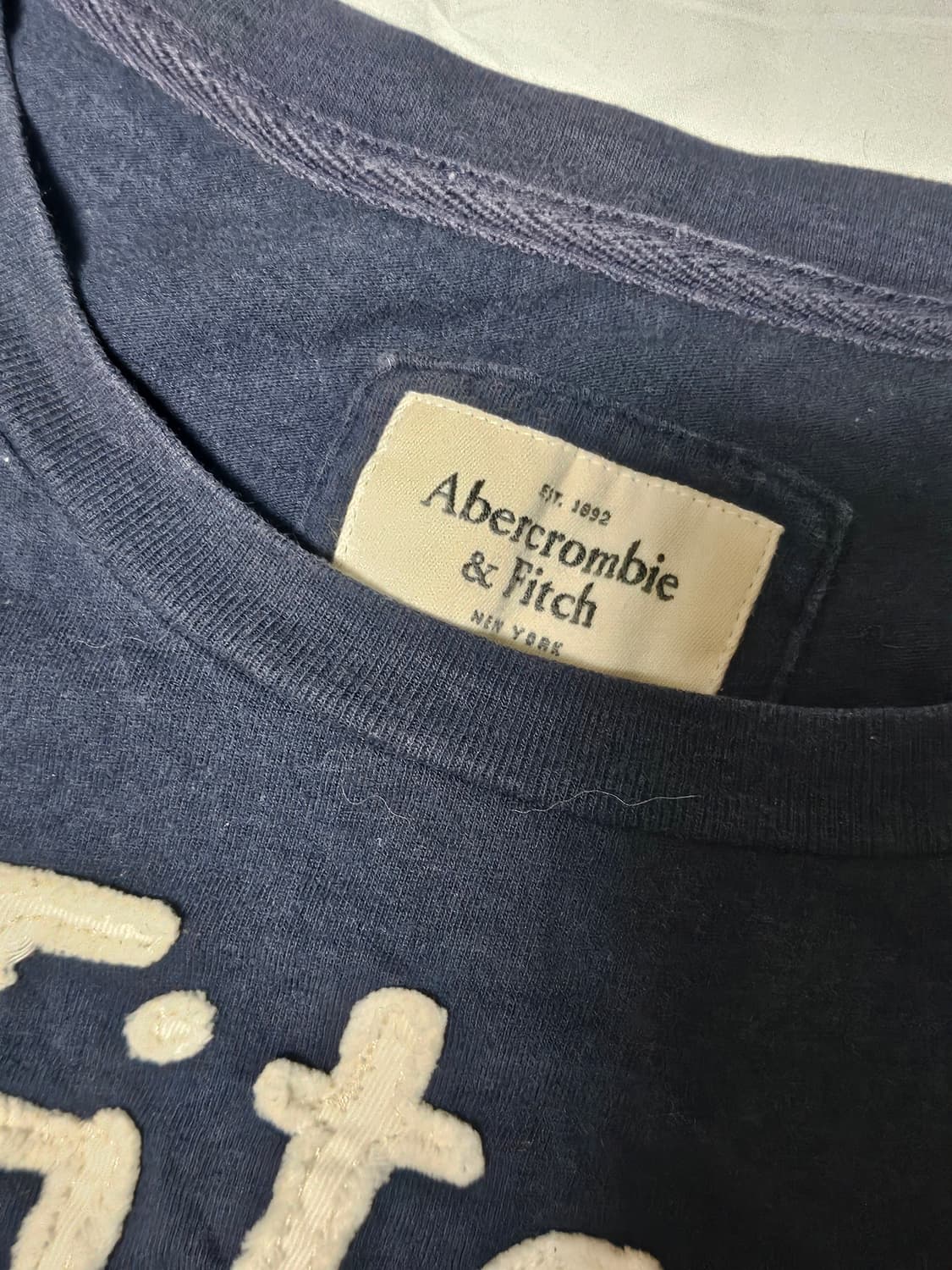 아베크롬비 딱붙핏 핀터깔 자수 반팔 티셔츠 XXS 상품이미지2