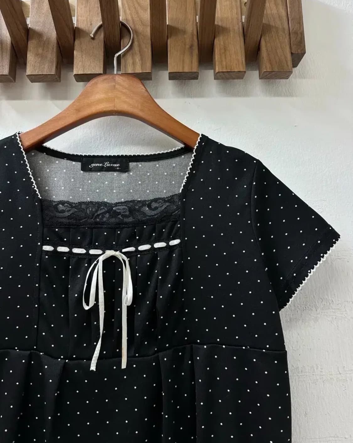 일본빈티지 블랙도트 자수 리본 디테일 블라우스  상품이미지2