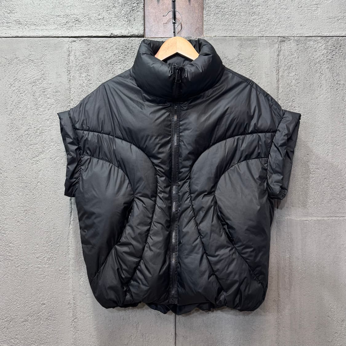 오버핏 푸퍼 베스트 (M)   상품이미지1