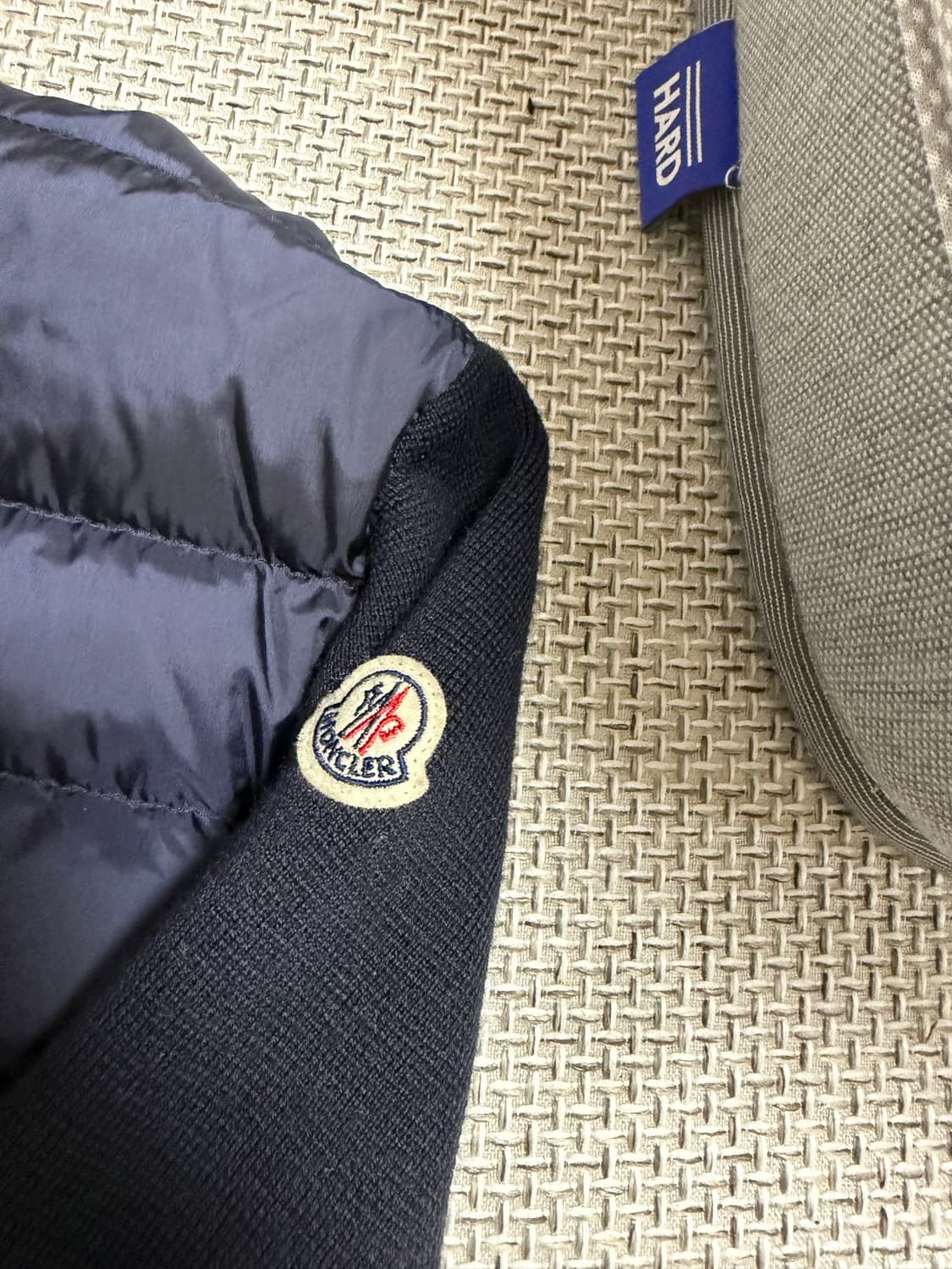 새상품급 백화점판 풀구성품  몽클레어 김현우 니트패딩 M사이즈 상품이미지2