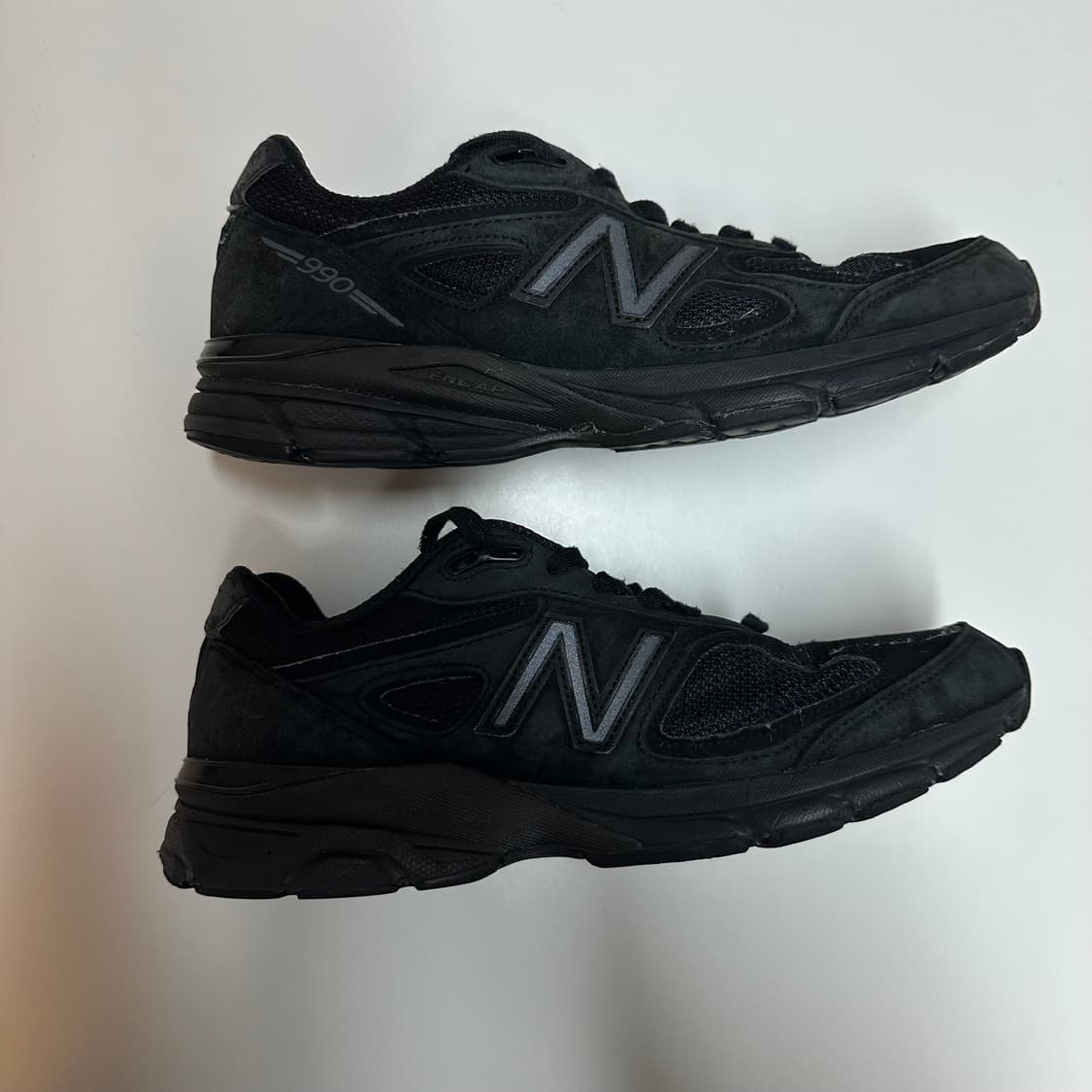 뉴발란스 990v4 트리플블랙 255  상품이미지3