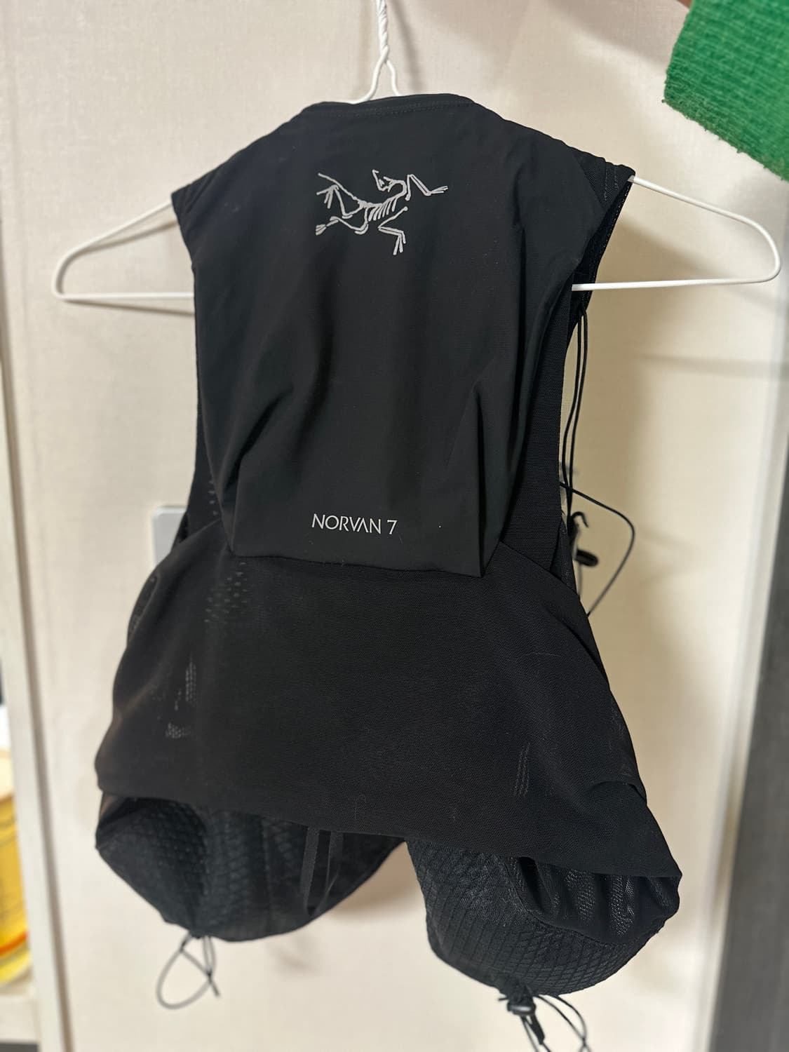 아크테릭스 노반7 베스트 (L/G) 상품이미지1