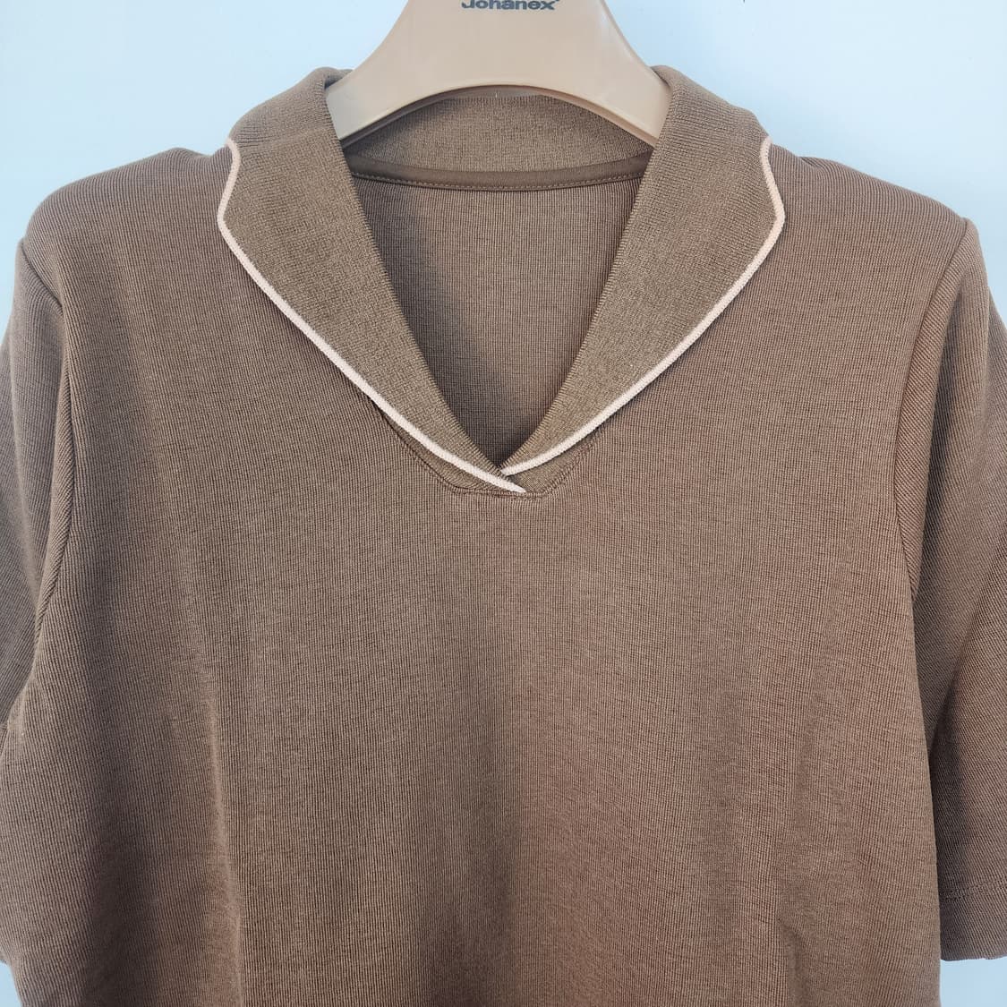 타하리 카라 반팔 브라운 상품이미지2