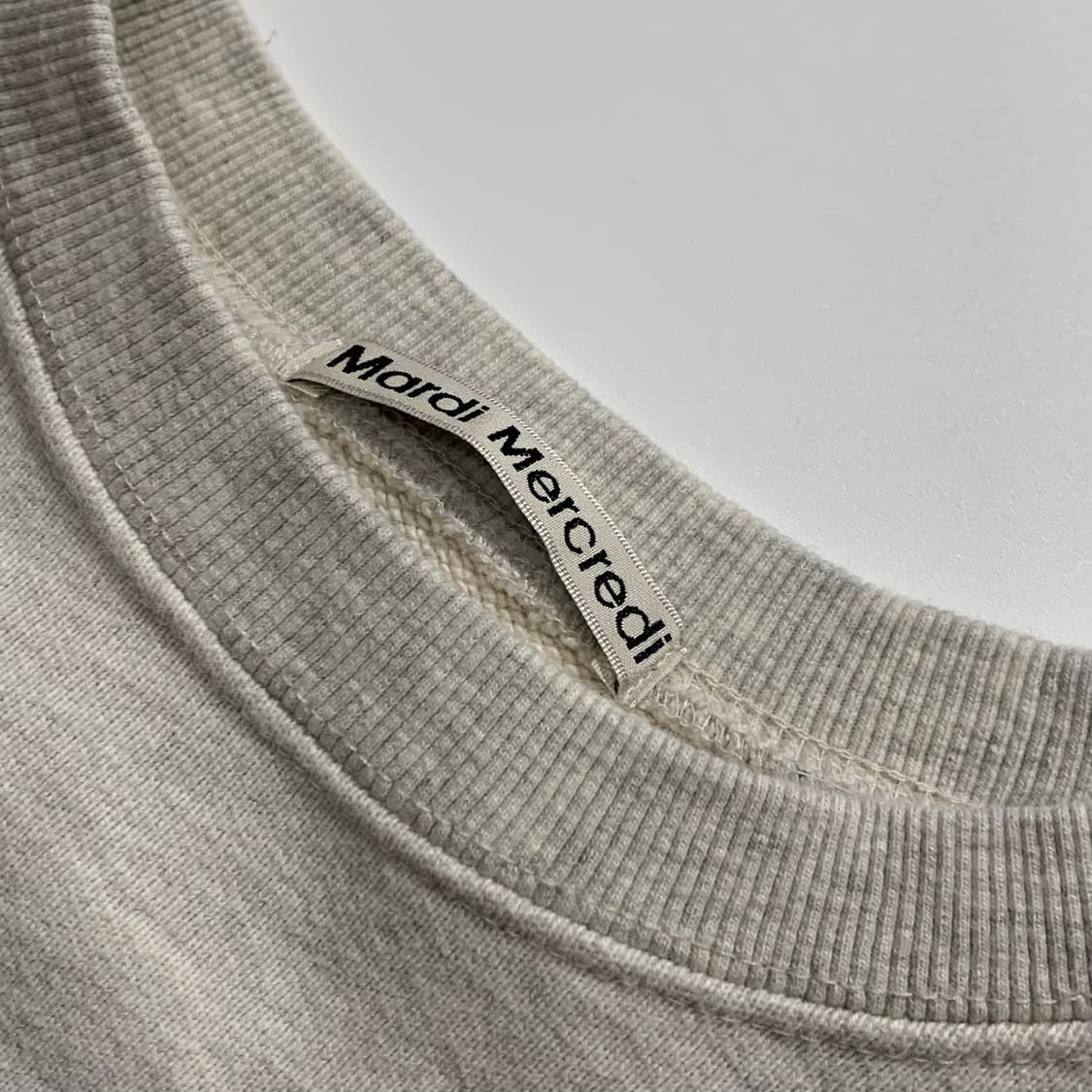 마르디 메크르디 크루넥 맨투맨 상품이미지3