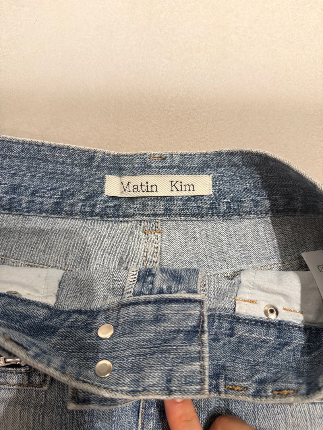 마뗑킴 투버튼 데님치마 상품이미지4