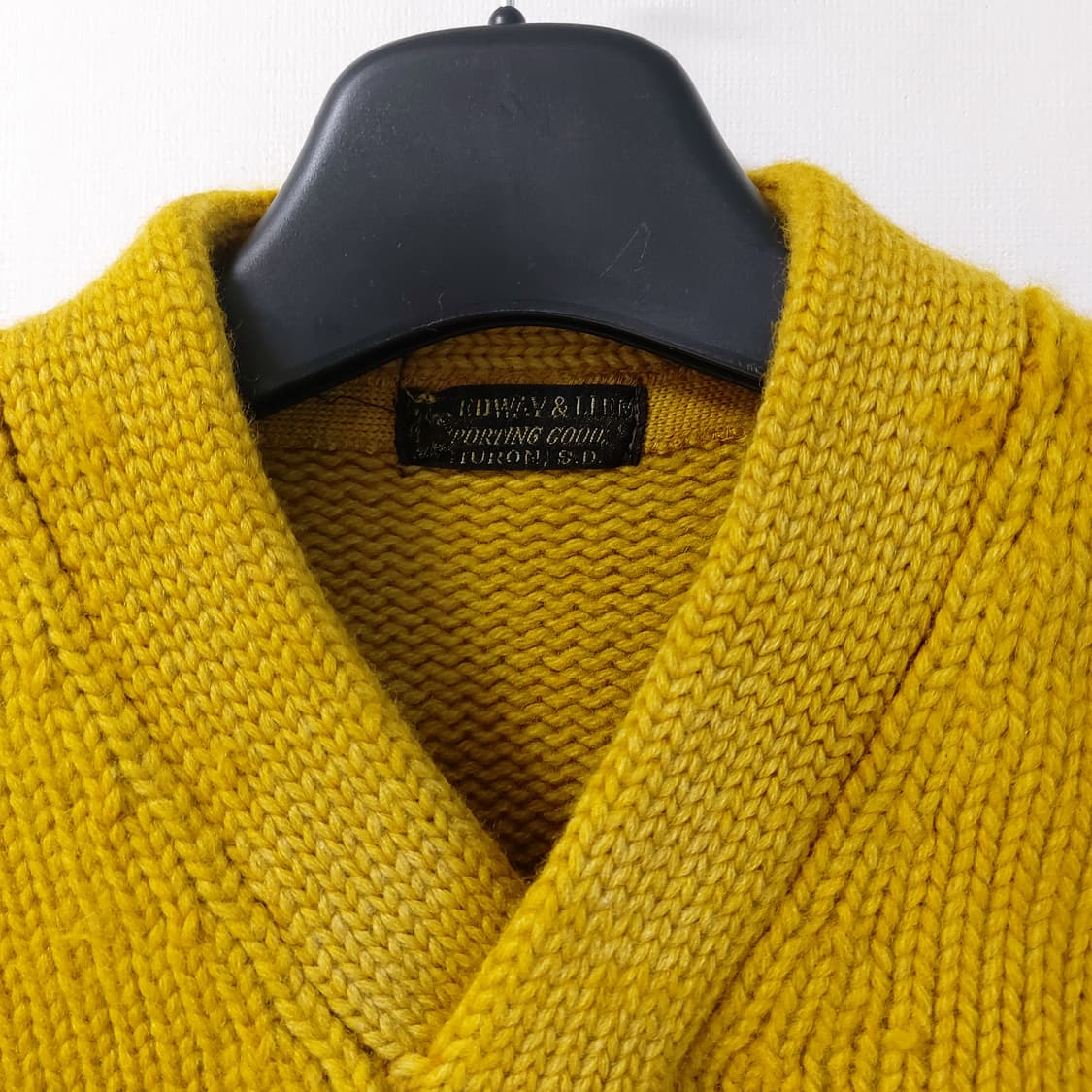 30년대 WOOL V-NECK SWEATER 선페이드 디스트레스드 상품이미지4