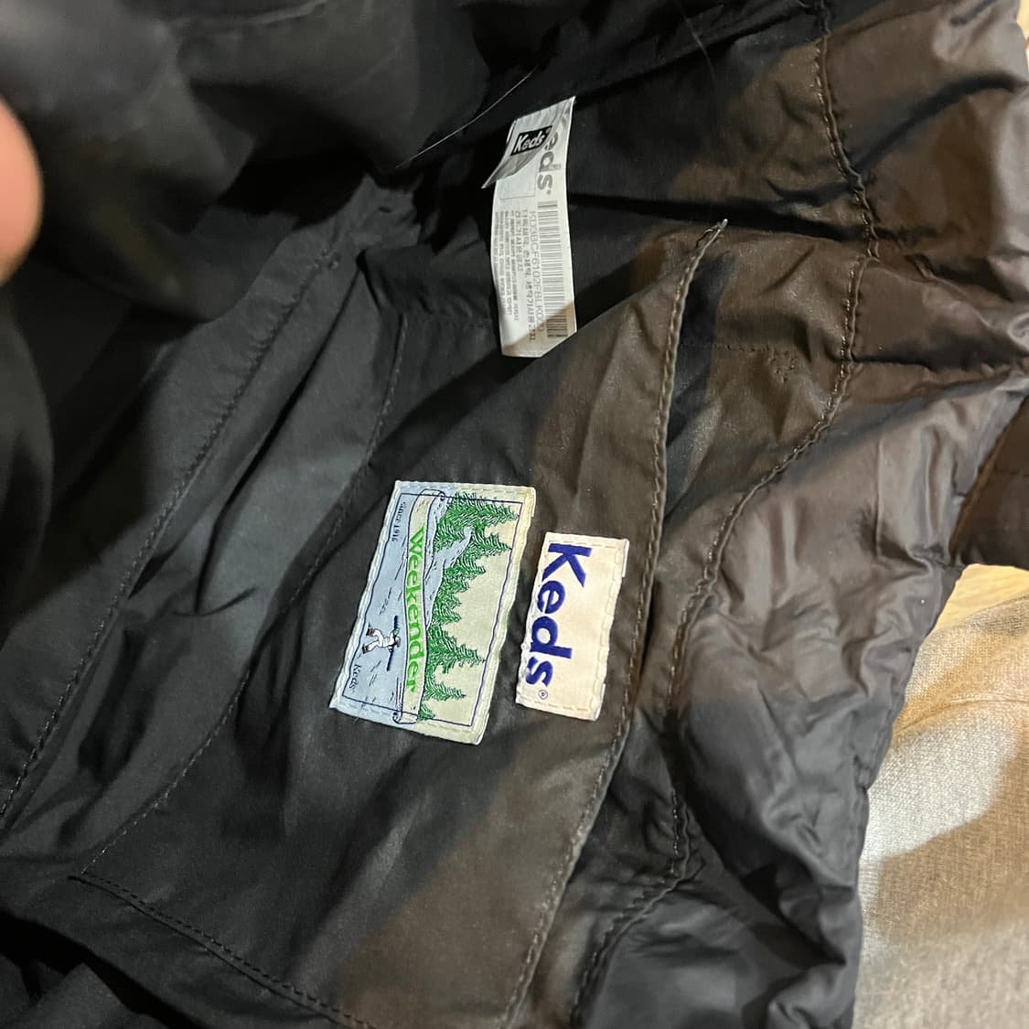 케즈 웨이브 패딩 토트백 블랙 상품이미지8