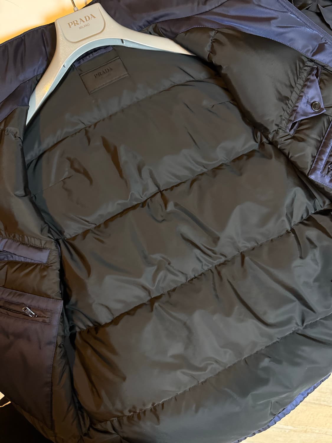 프라다 리나일론 패딩 베스트 (48) 상품이미지3