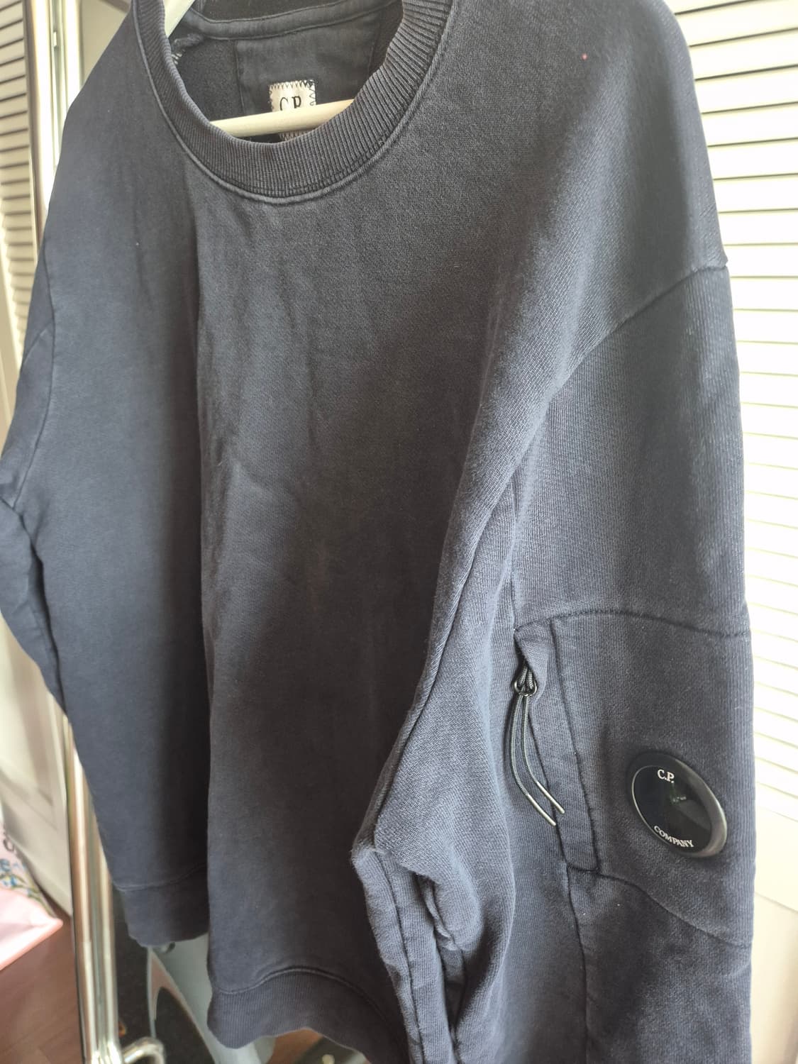 CP 컴퍼니 네이비 맨투맨 상품이미지1