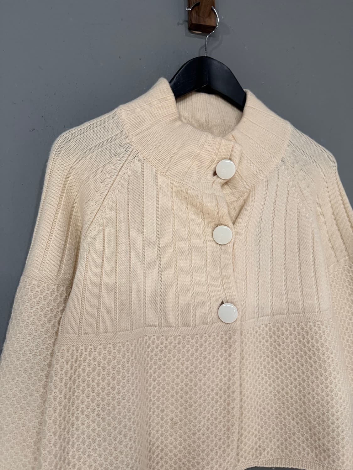 KUMIKYOKU button point cardigan 상품이미지6