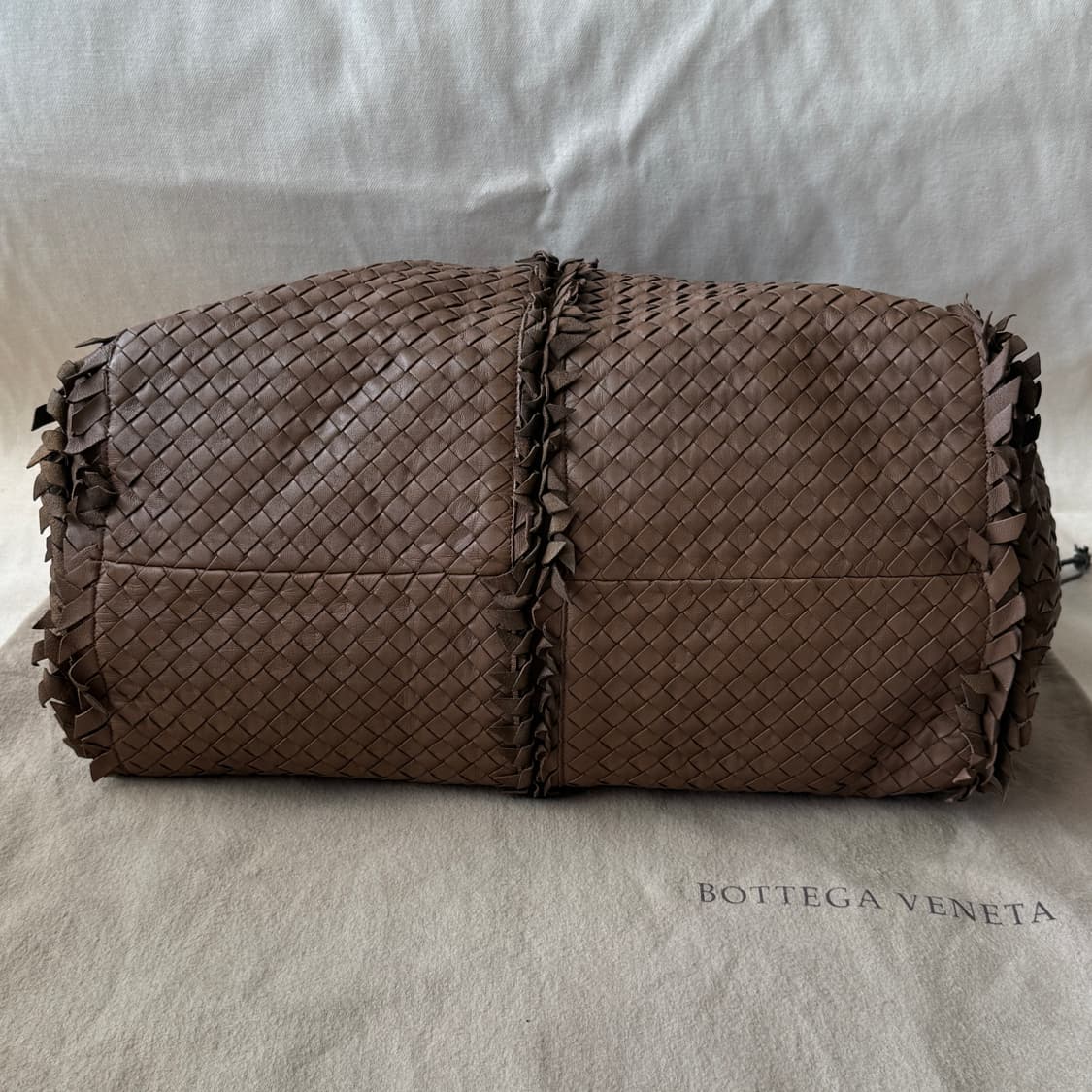 보테가 베네타 인트레치아토 라지 나파 프린지백 상품이미지6