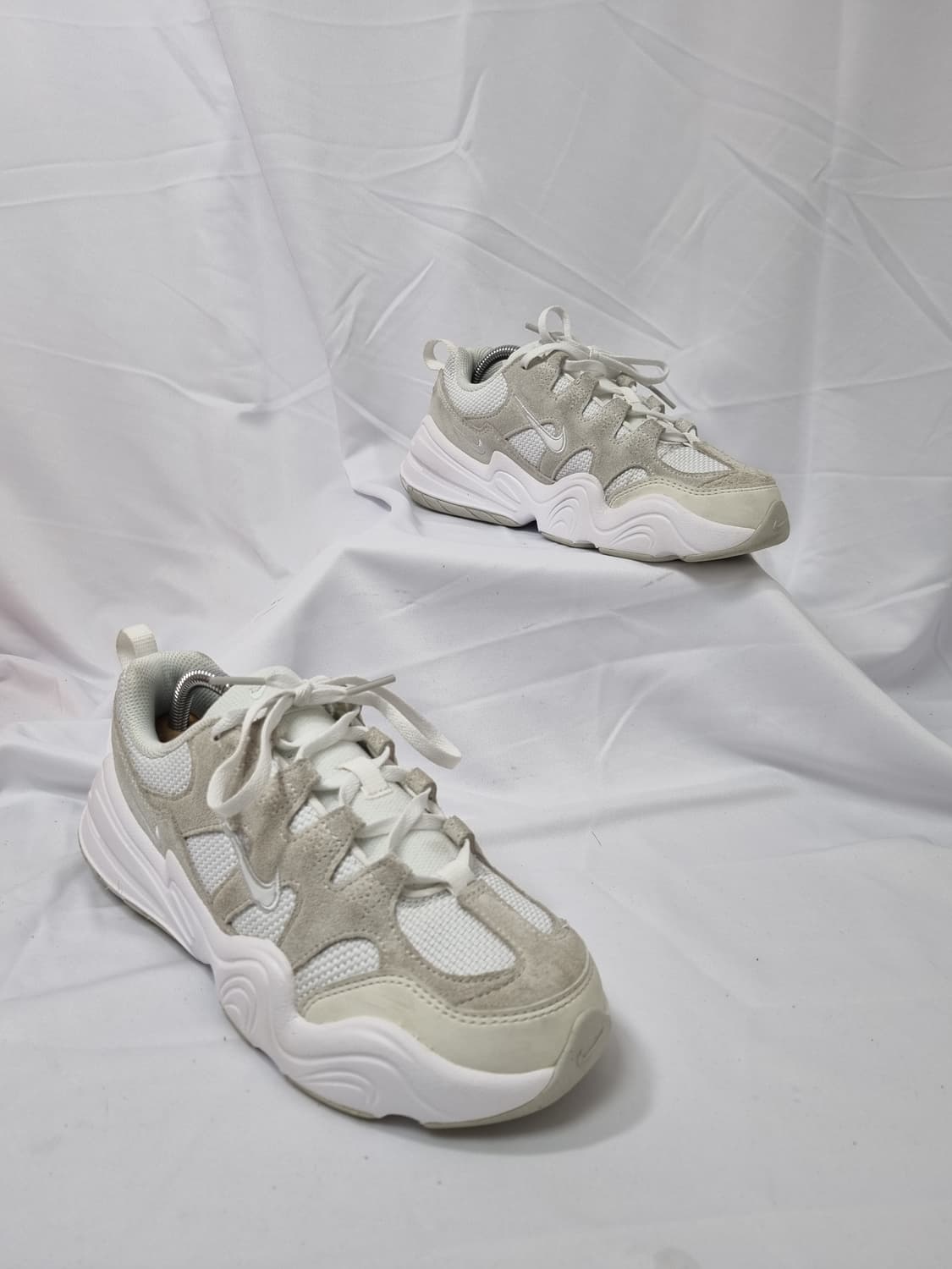 240 나이키 테크 헤라 스니커즈 상품이미지3