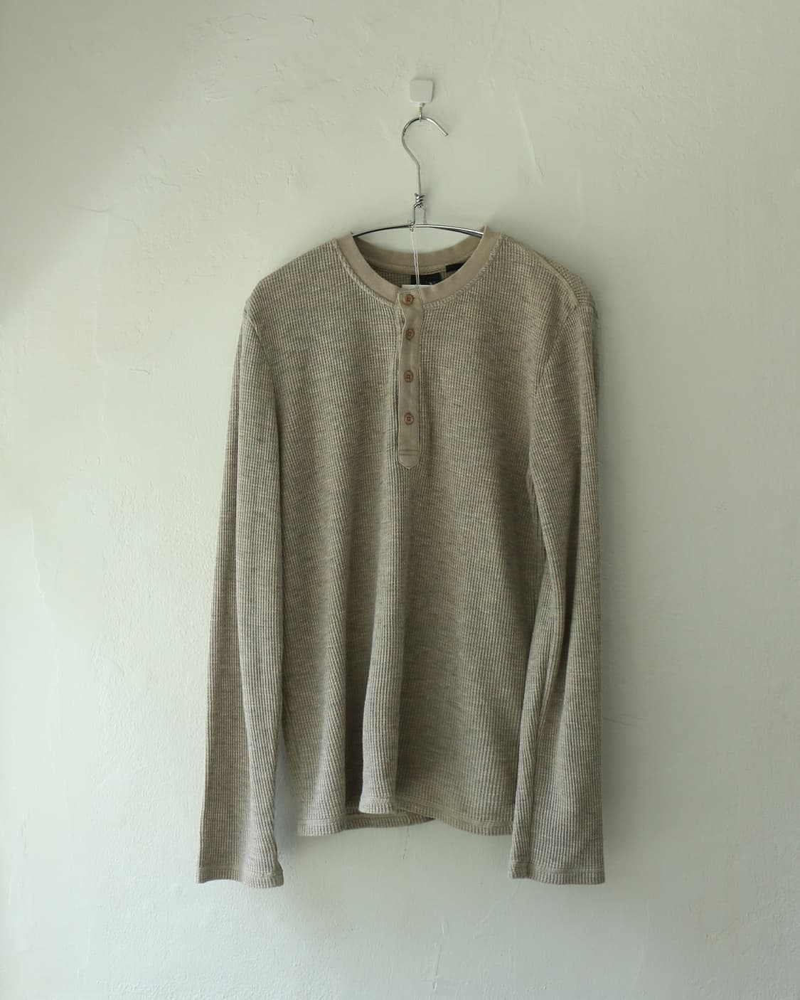  아르마니 익스체인즈 헨리넥 와플 니트 상품이미지1