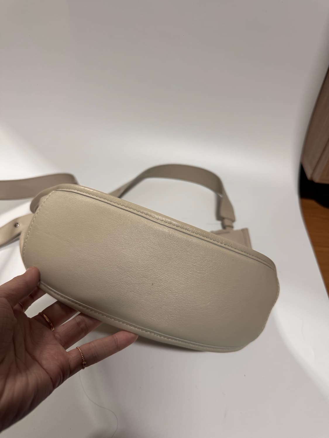 레멜HOBO 반달 숄더백 아이보리 상품이미지4