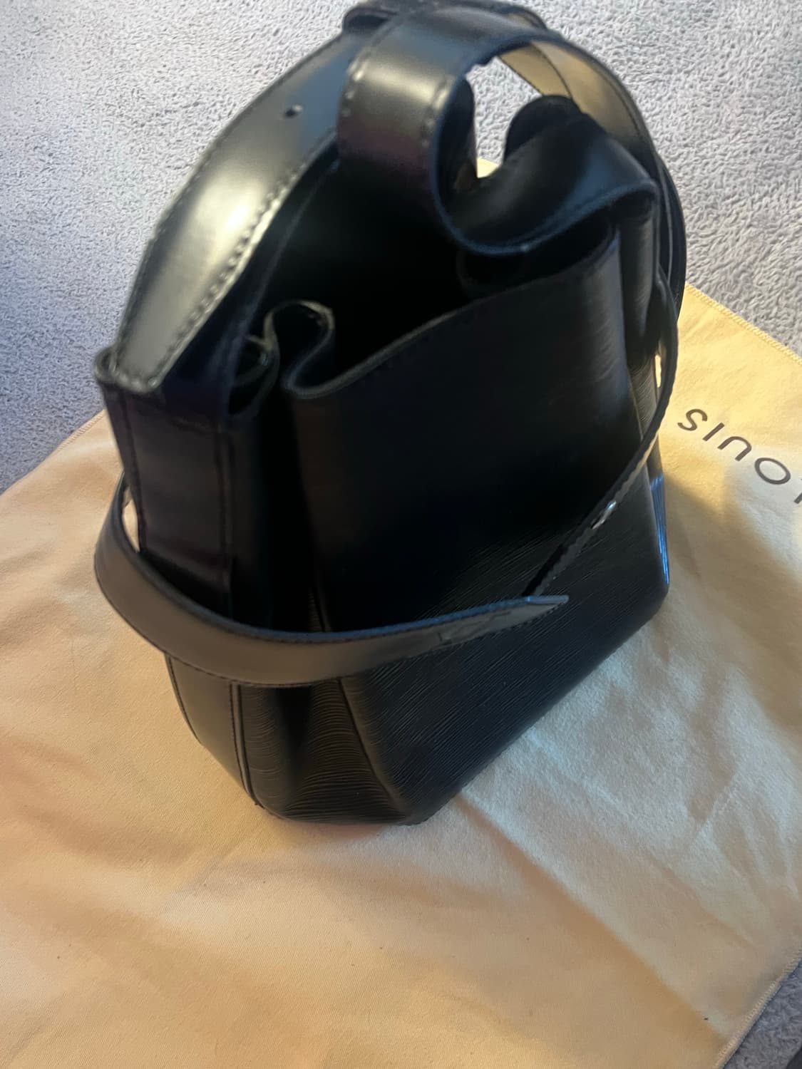 루이비통 에삐 삭데폴 PM 상품이미지4