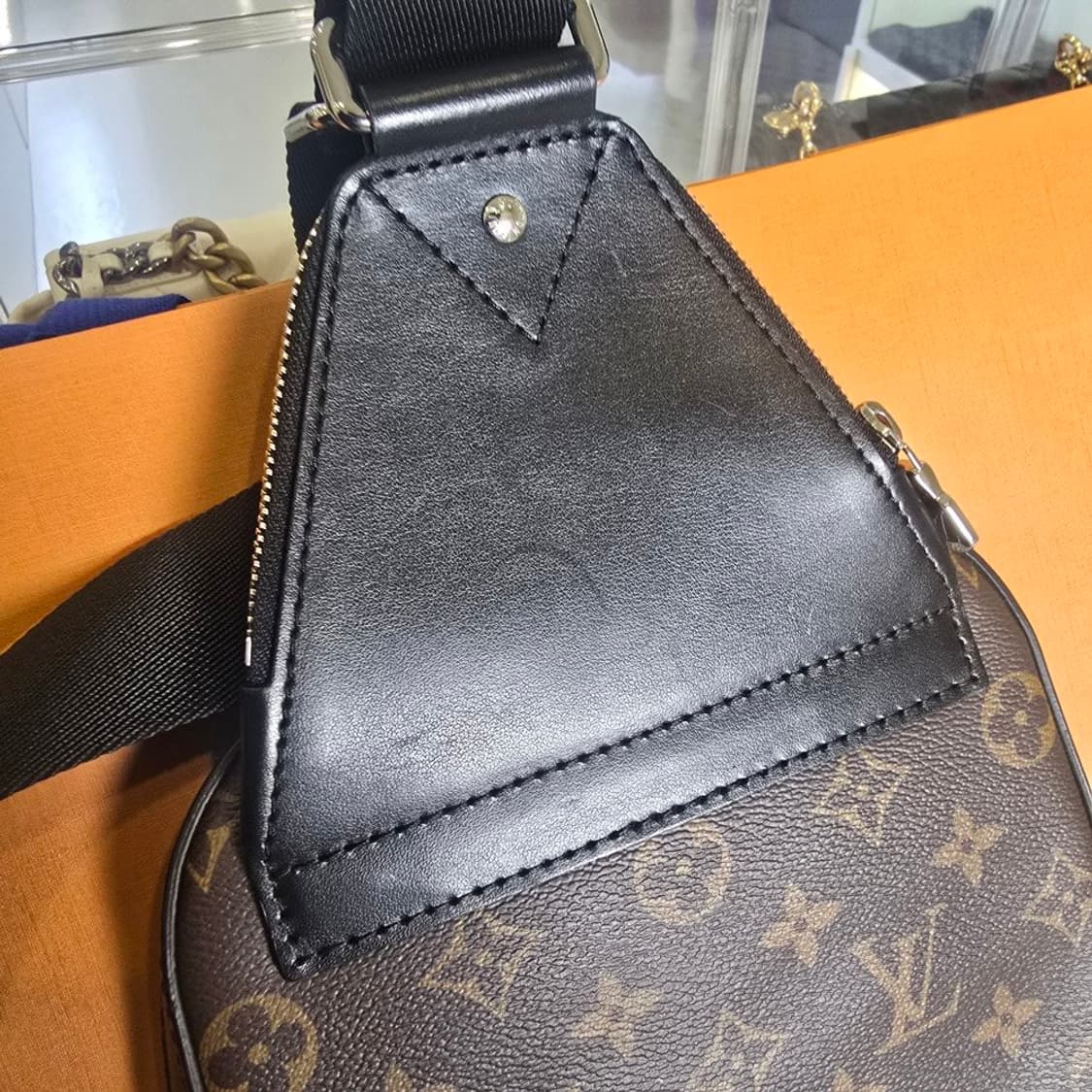 [중고/정품] 루이비통 에비뉴 슬링백 NM 모노그램 마카사르 상품이미지8