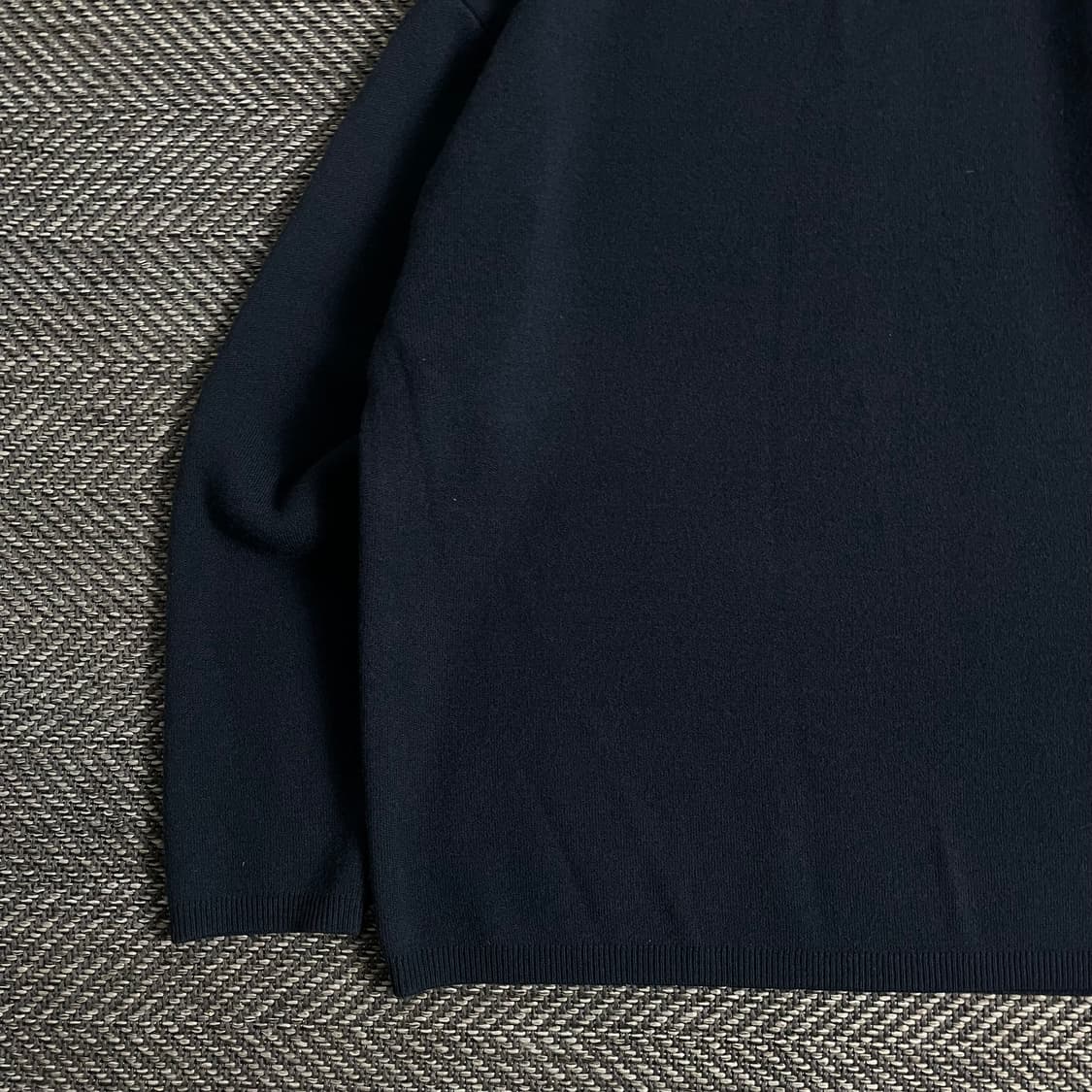 엘무드 화란 네이비 미니멀 니트y 2916 상품이미지4