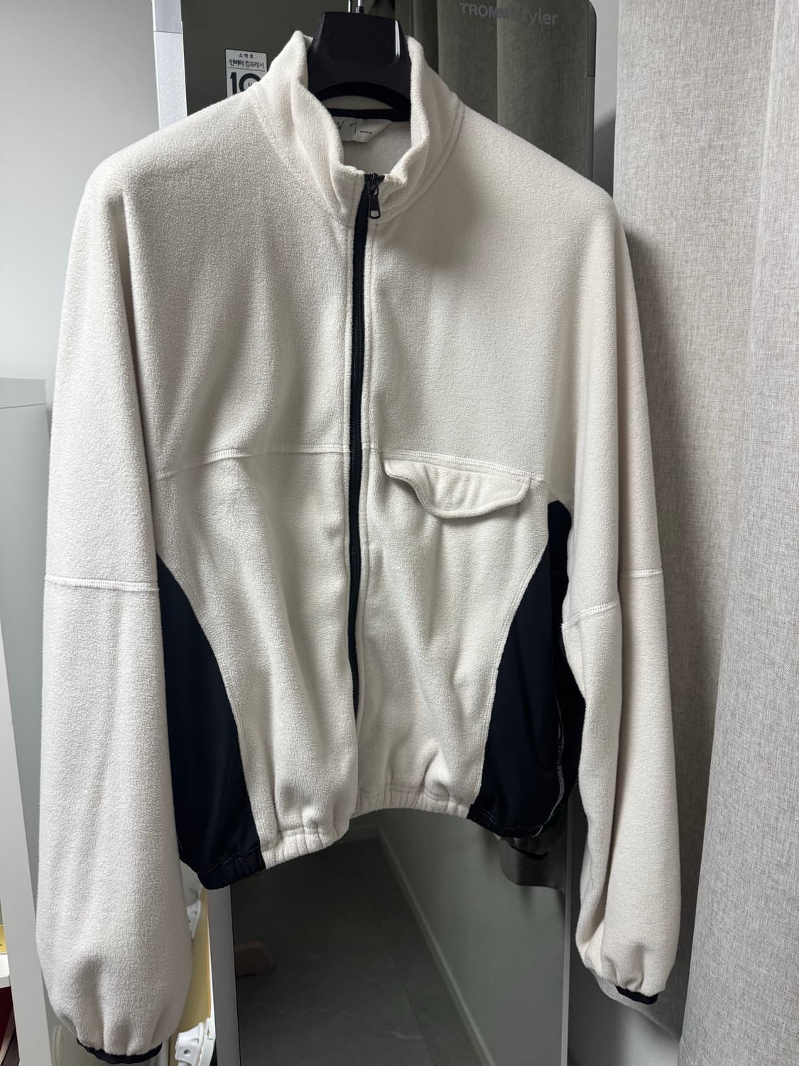 안셀름 ancellm 화이트블랙 플리스 스윙 자켓 2사이즈 판매 상품이미지8