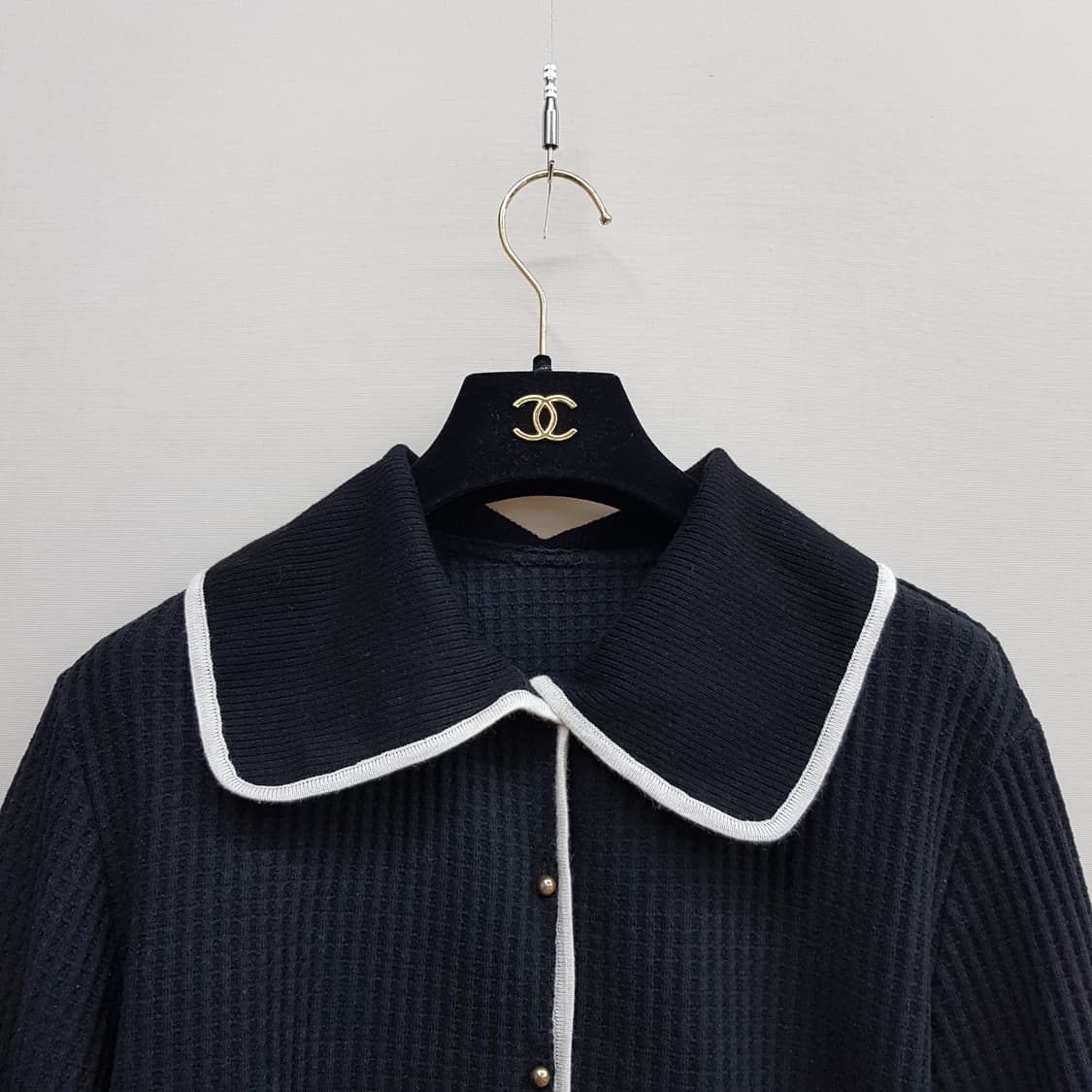 한섬 SJSJ 2022 배색 카라 골지 니트 82-94-160사이즈 상품이미지4