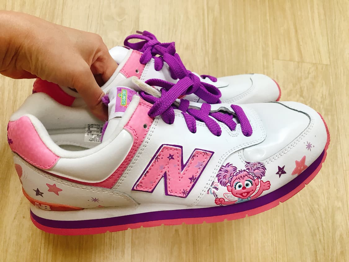 [새상품] 뉴발란스 574 한정판 세서미 스트리트 엘모시리즈 애비 상품이미지3