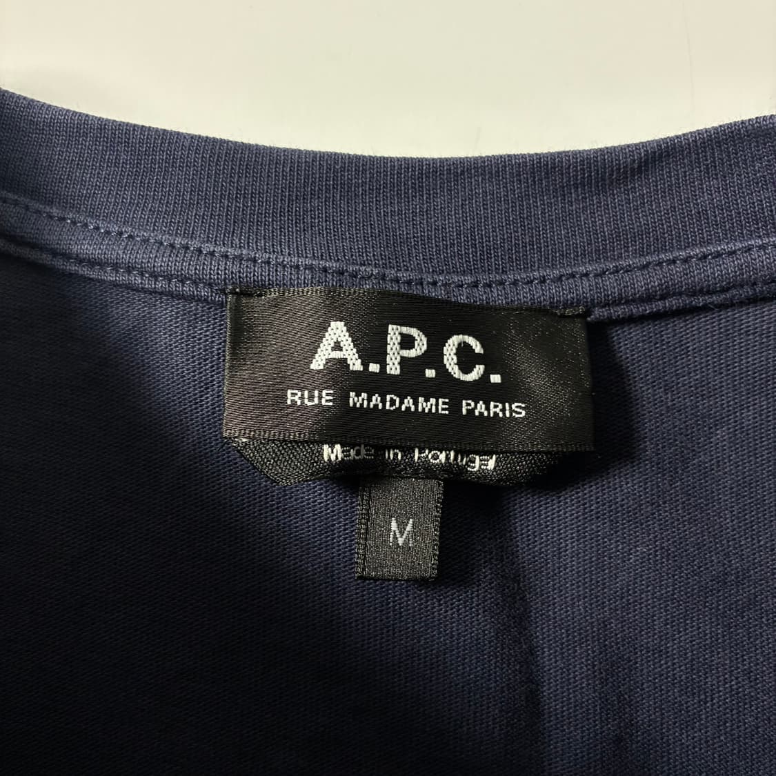 A.P.C  아페쎄 루 마담 네이비 반팔티셔츠  상품이미지3