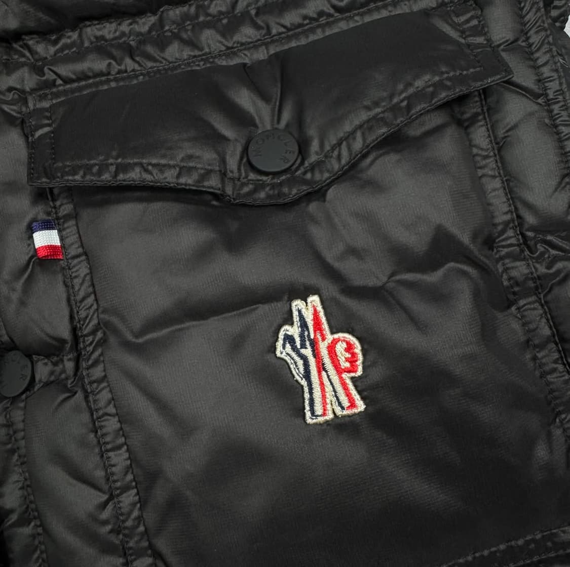 몽클레르 조끼 패딩 블랙 상품이미지4