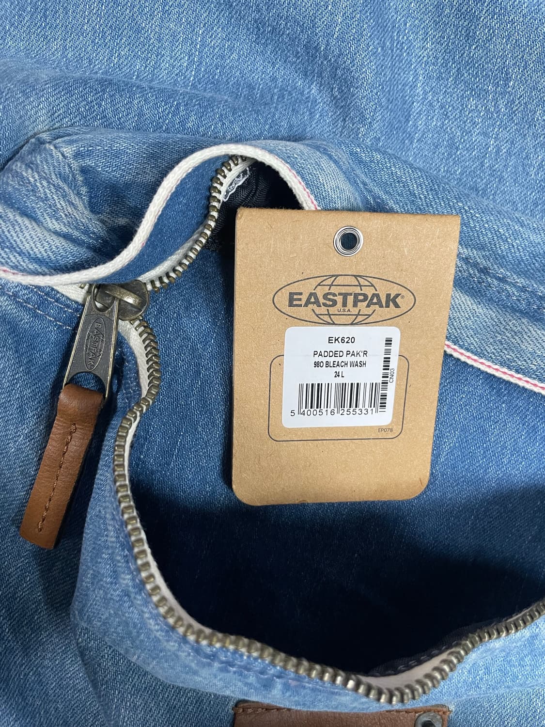 EASTPAK x KUROKI 셀비지 데님 백팩 상품이미지10