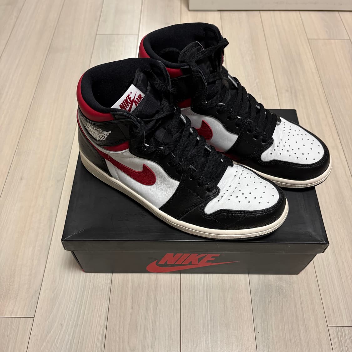 [270]조던1 하이 짐레드 상품이미지1