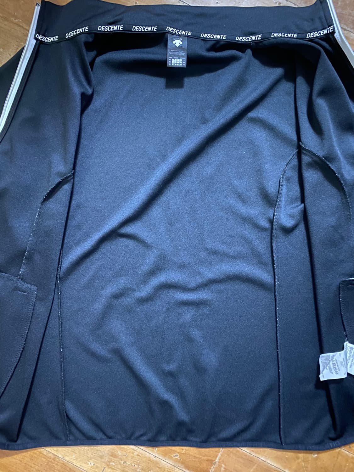 (미착용) 데상트 블랙 집업 자켓 110 상품이미지4