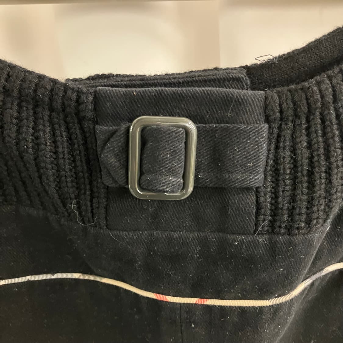 버버리 블랙 니트 배색 미니스커트 상품이미지5