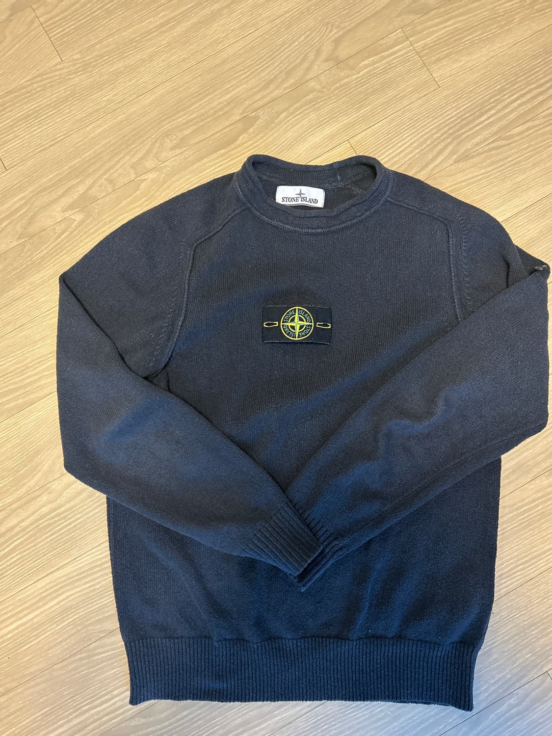 23SS스톤아일랜드 라운드넥 니트 90-S 블 랙 상품이미지1