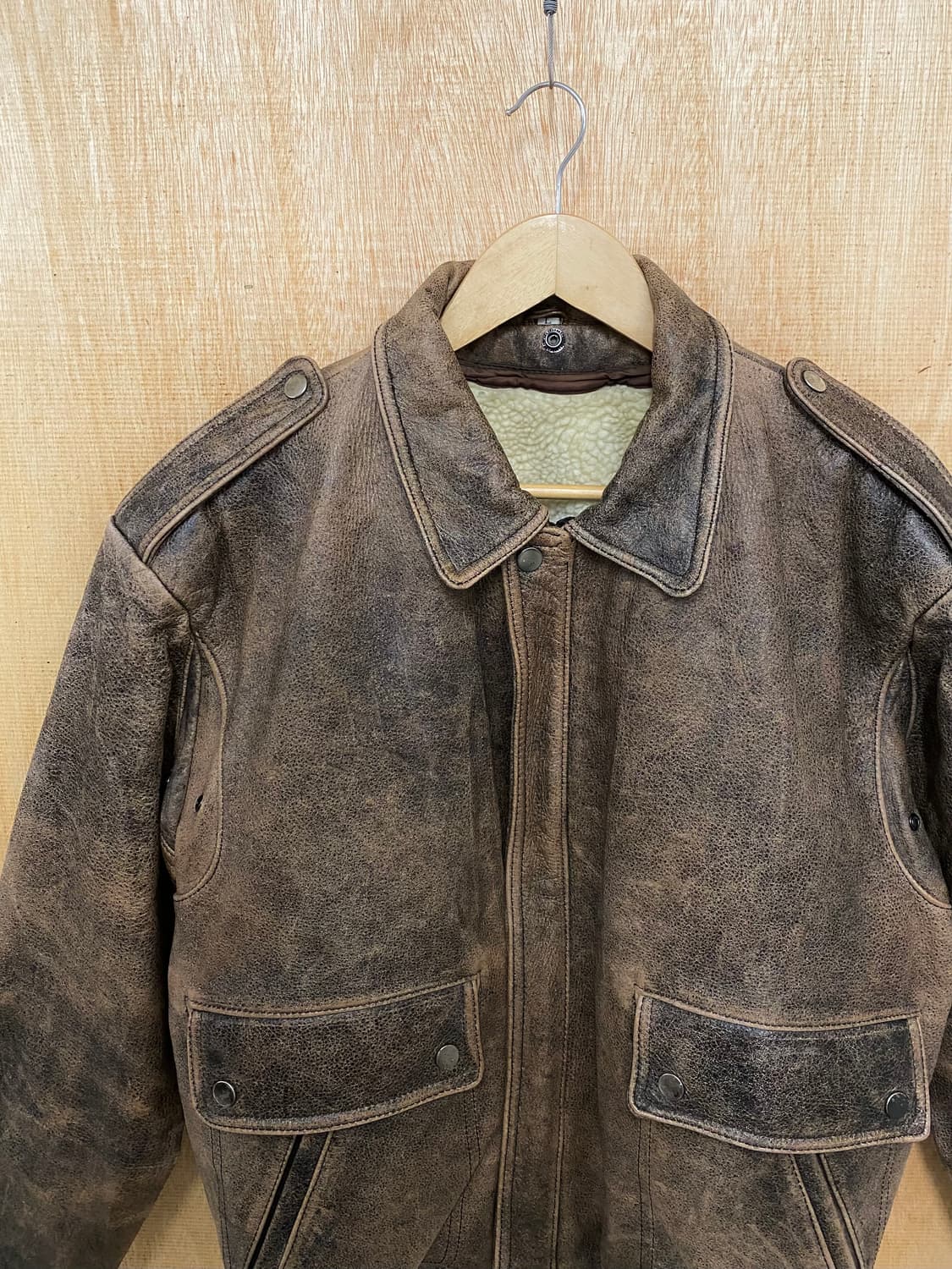 VTG hard faded leather flight jacket 페이딩 상품이미지3