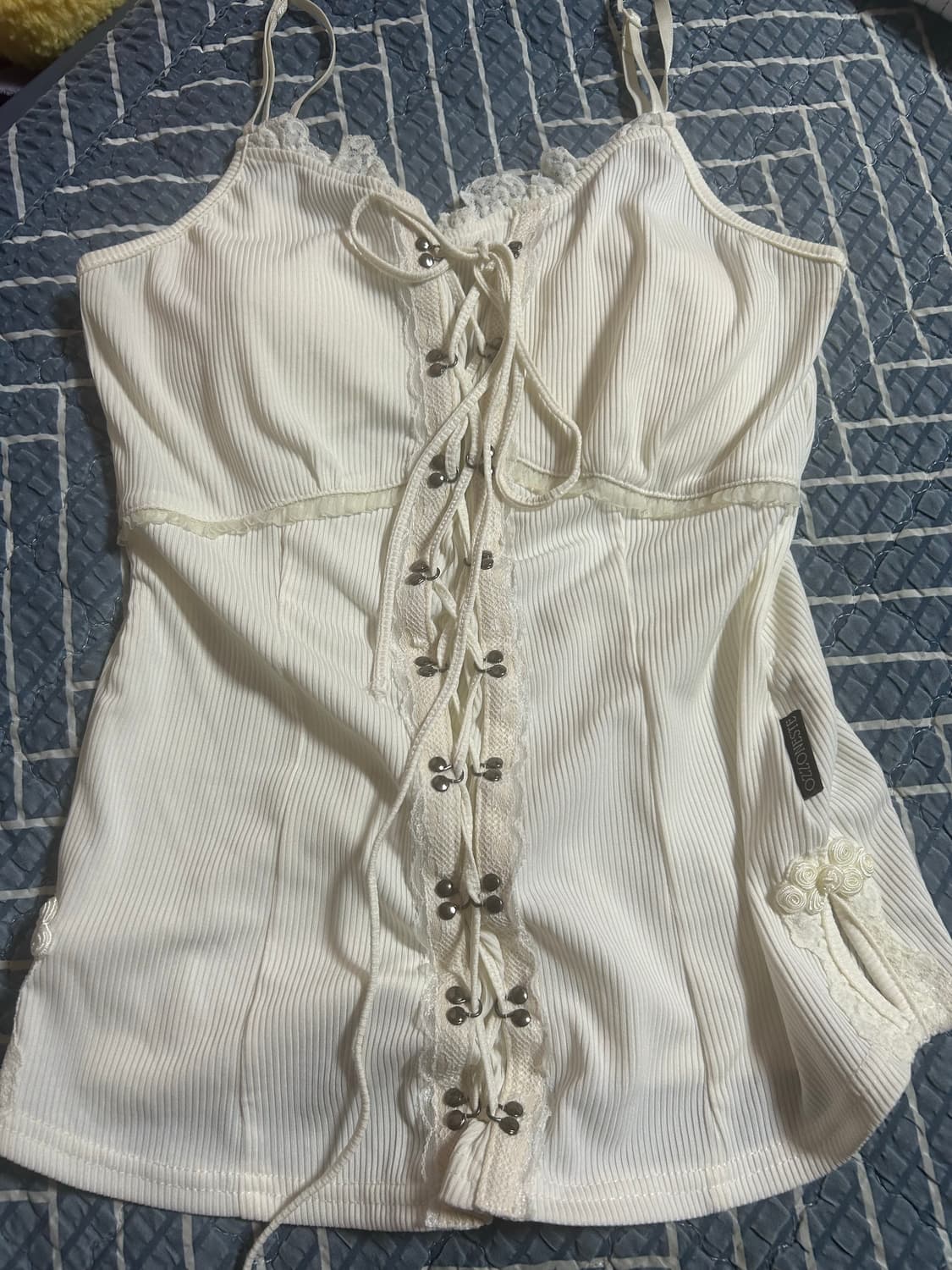 오즈온 아일렛 나시 상품이미지1