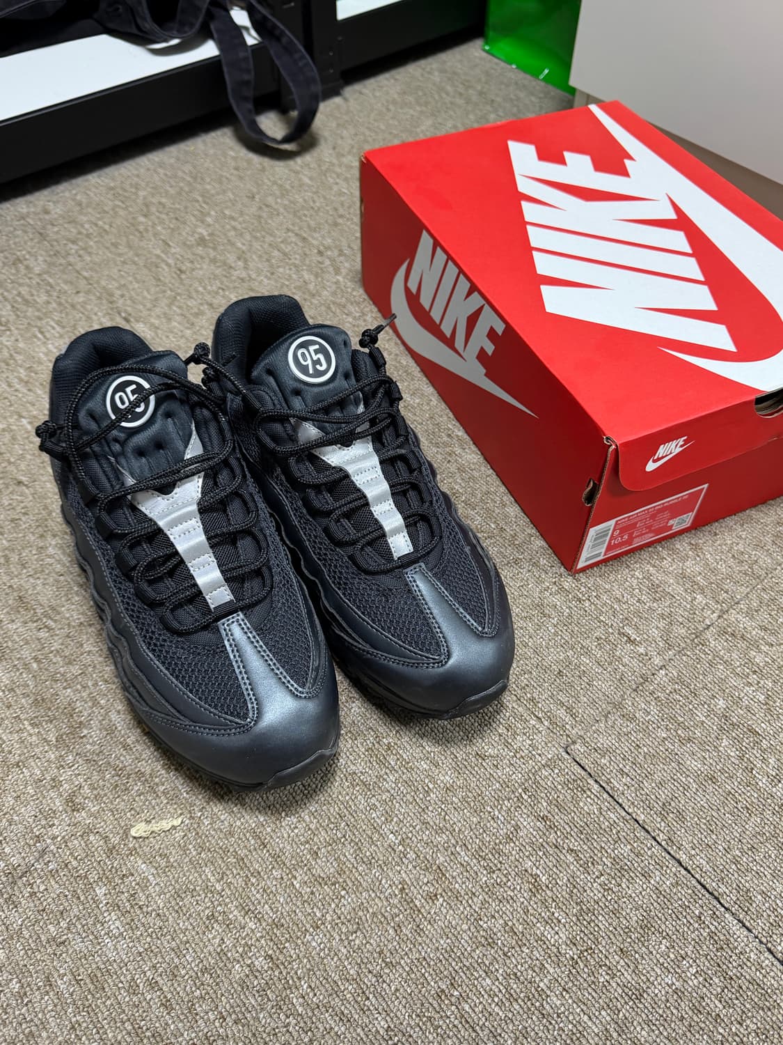 나이키 에어맥스95 빅버블 블랙 유니버시티 골드 270 상품이미지1