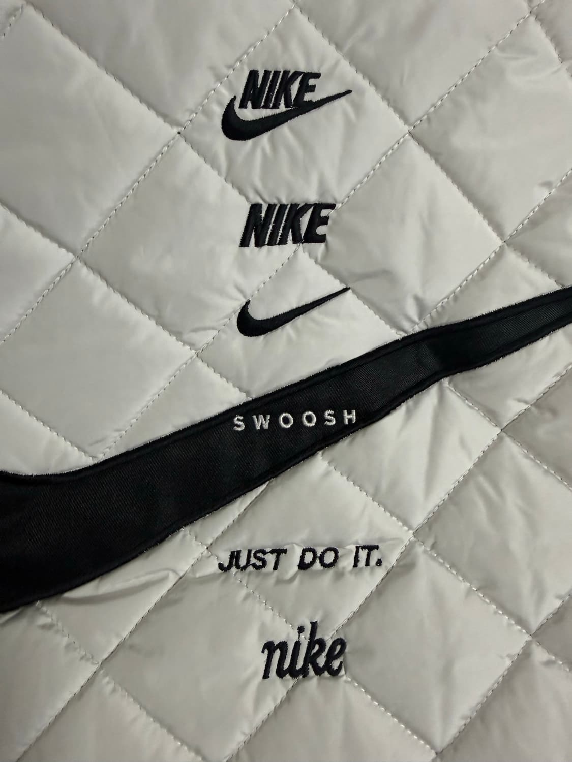 나이키 SWOOSH 상품이미지3