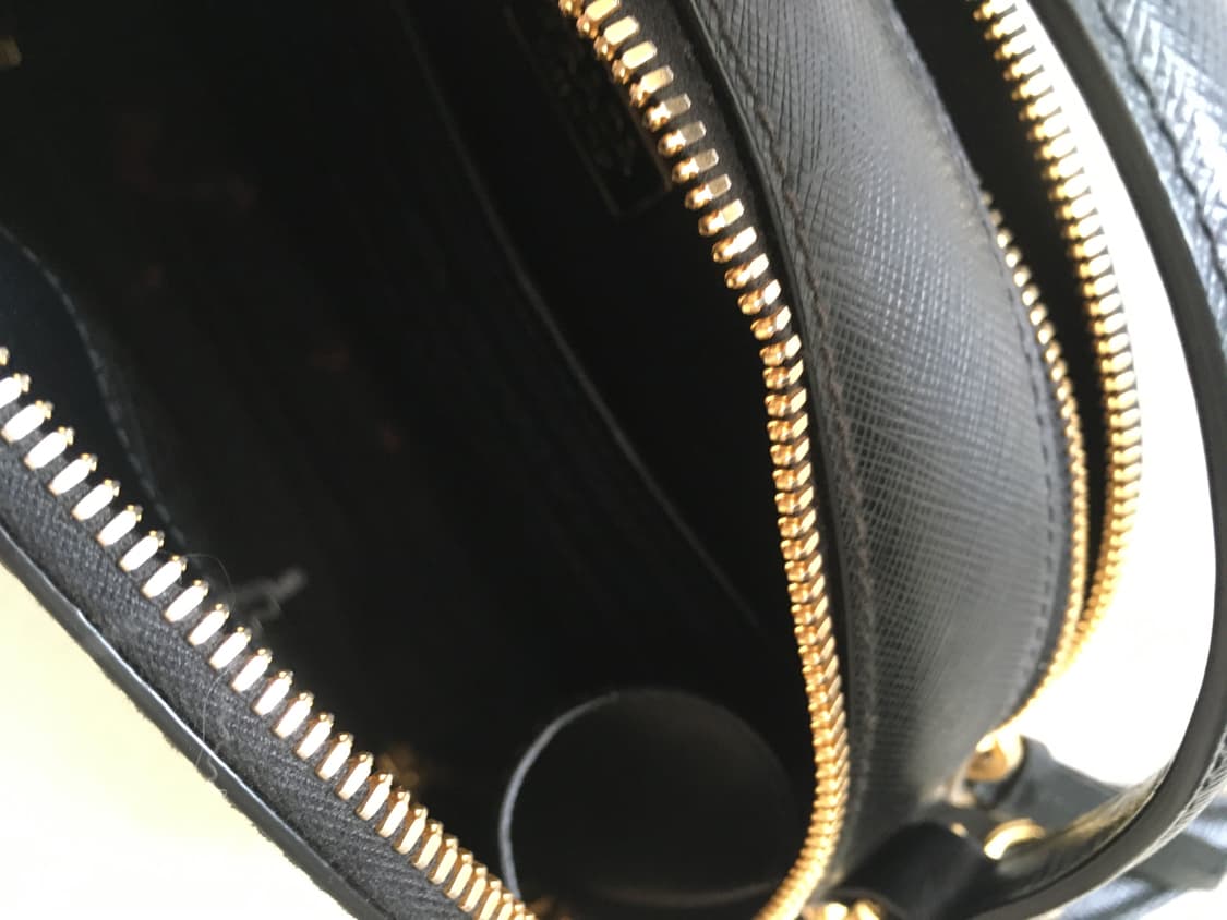 프라다 크로스백 블랙 사피아노 상품이미지10