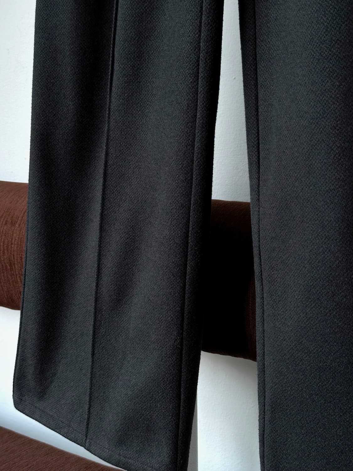 Heavy tweed fabric center crease pants 상품이미지8