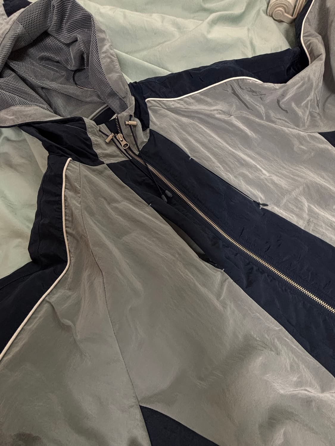 더바이닐하우스 바람막이 m 상품이미지2