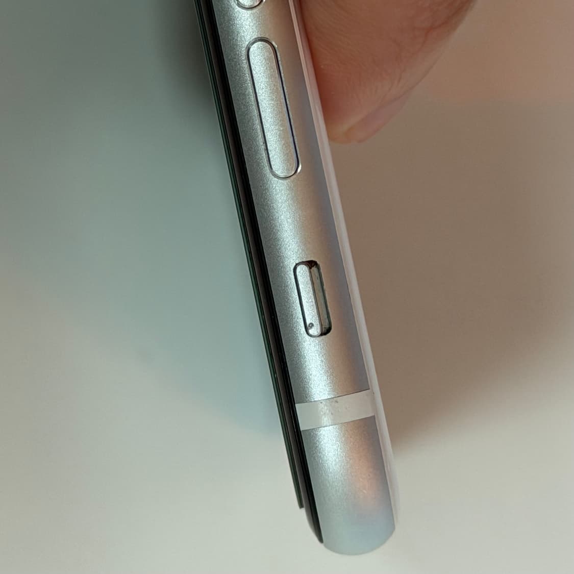 아이폰 se2 256g 화이트+정품 가죽 케이스 상품이미지5